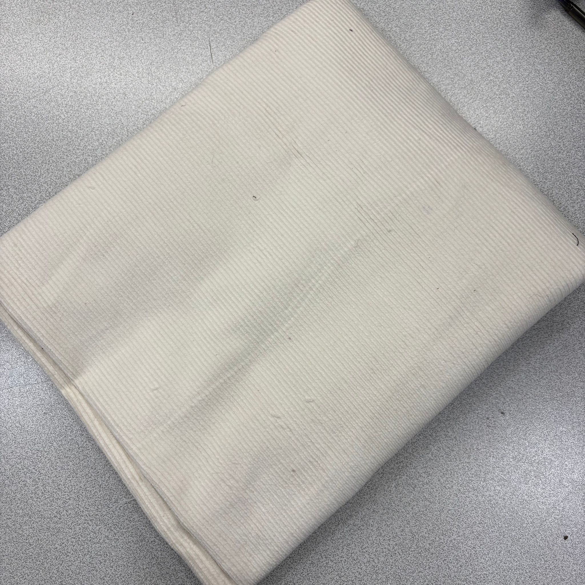 Krem No:39 130*140 cm Parça Kadife Kumaş