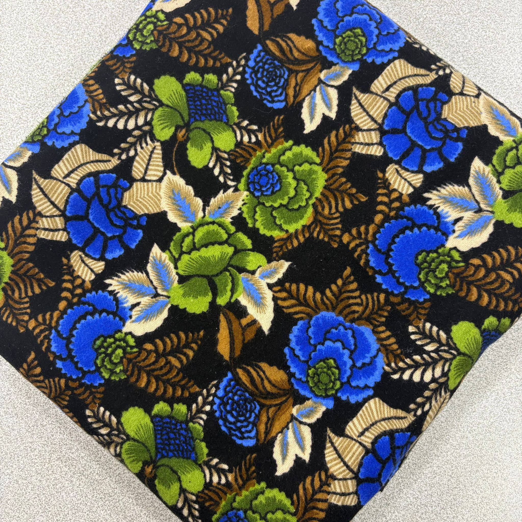 Desenli No:103 200*90 cm Parça Divitin Pazen Kumaş