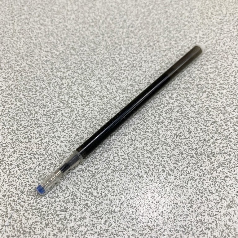 Siyah Uçan Kalem İçi