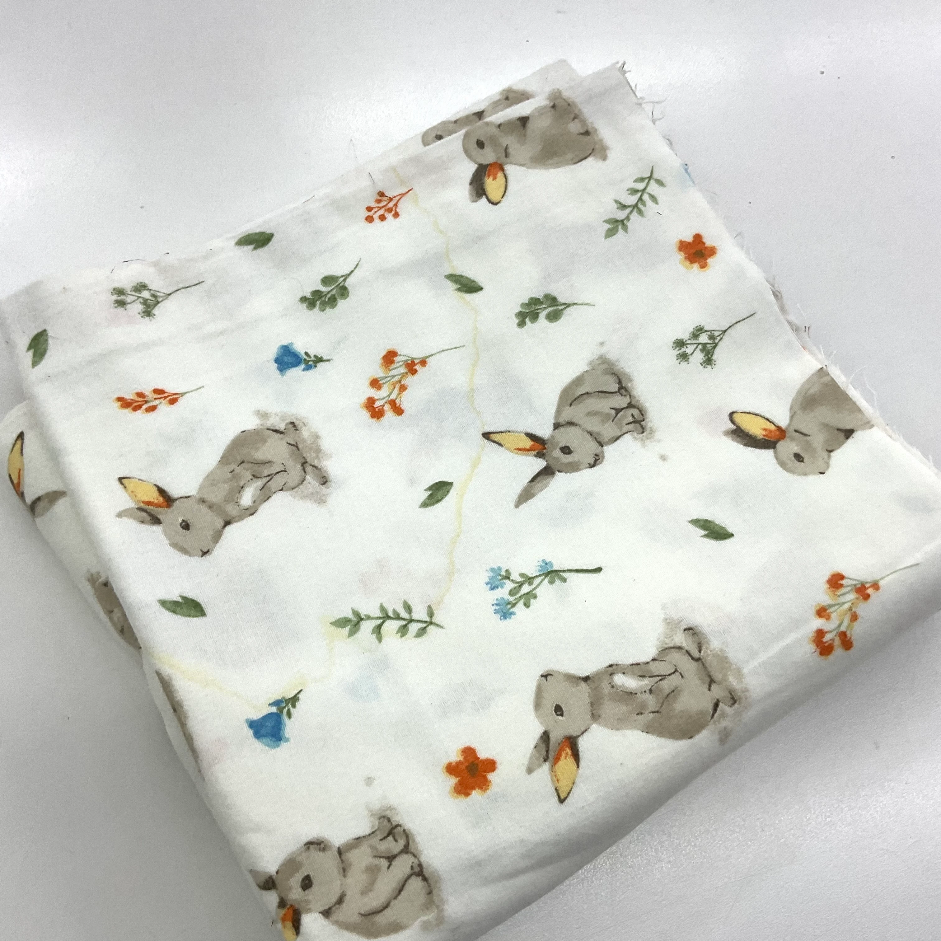 Defolu Tavşanlar 120*240 Cm Parça Pazen Kumaş 