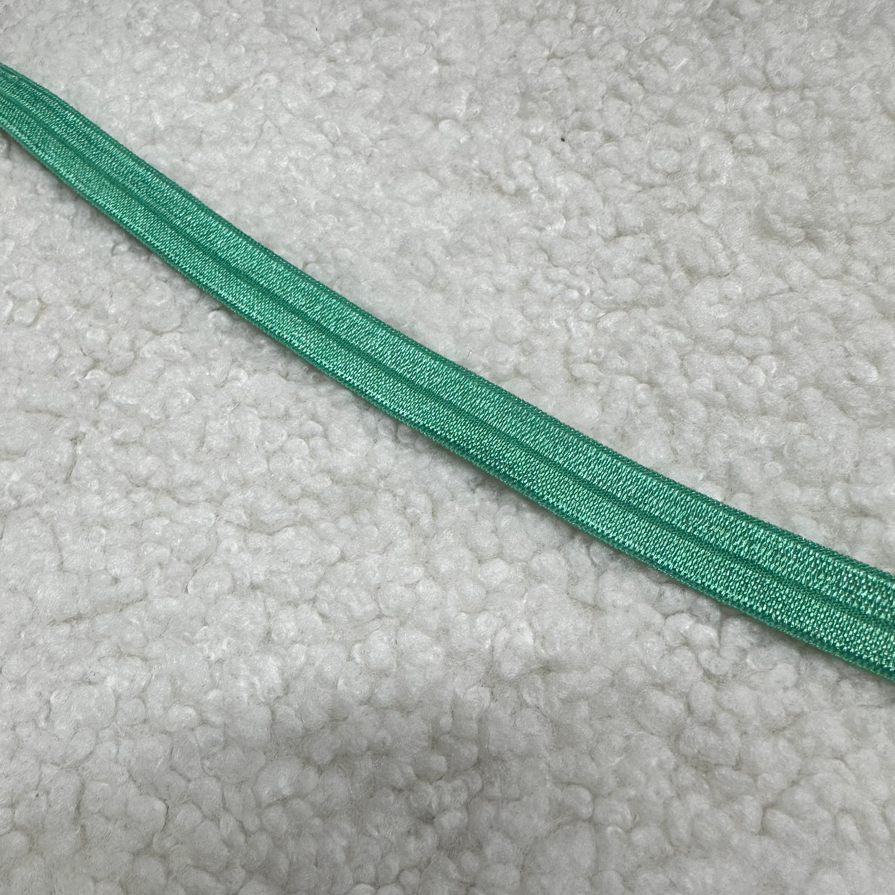 Nefti Yeşil Çürüğü Lastikli Biye