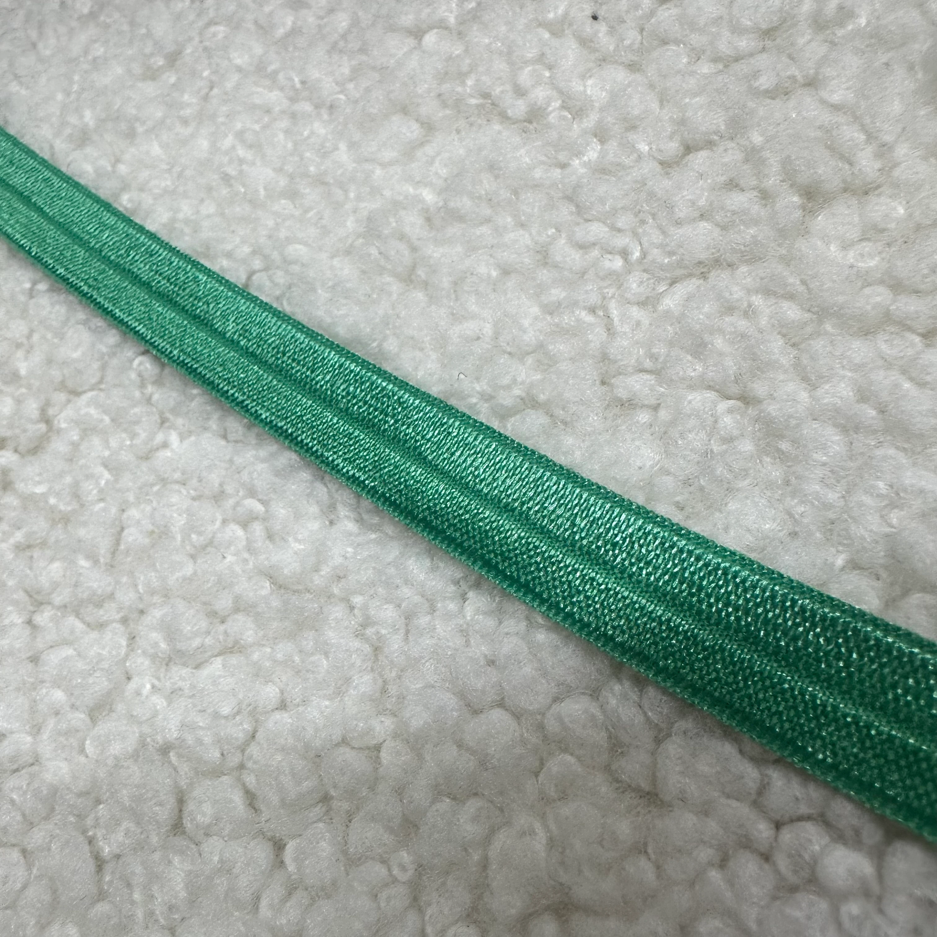 Nefti Yeşil Çürüğü Lastikli Biye