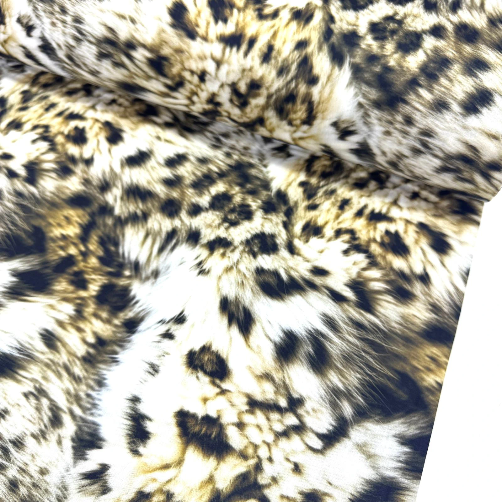 Tüylü Leopar 3D Dijital Poplin Kumaş