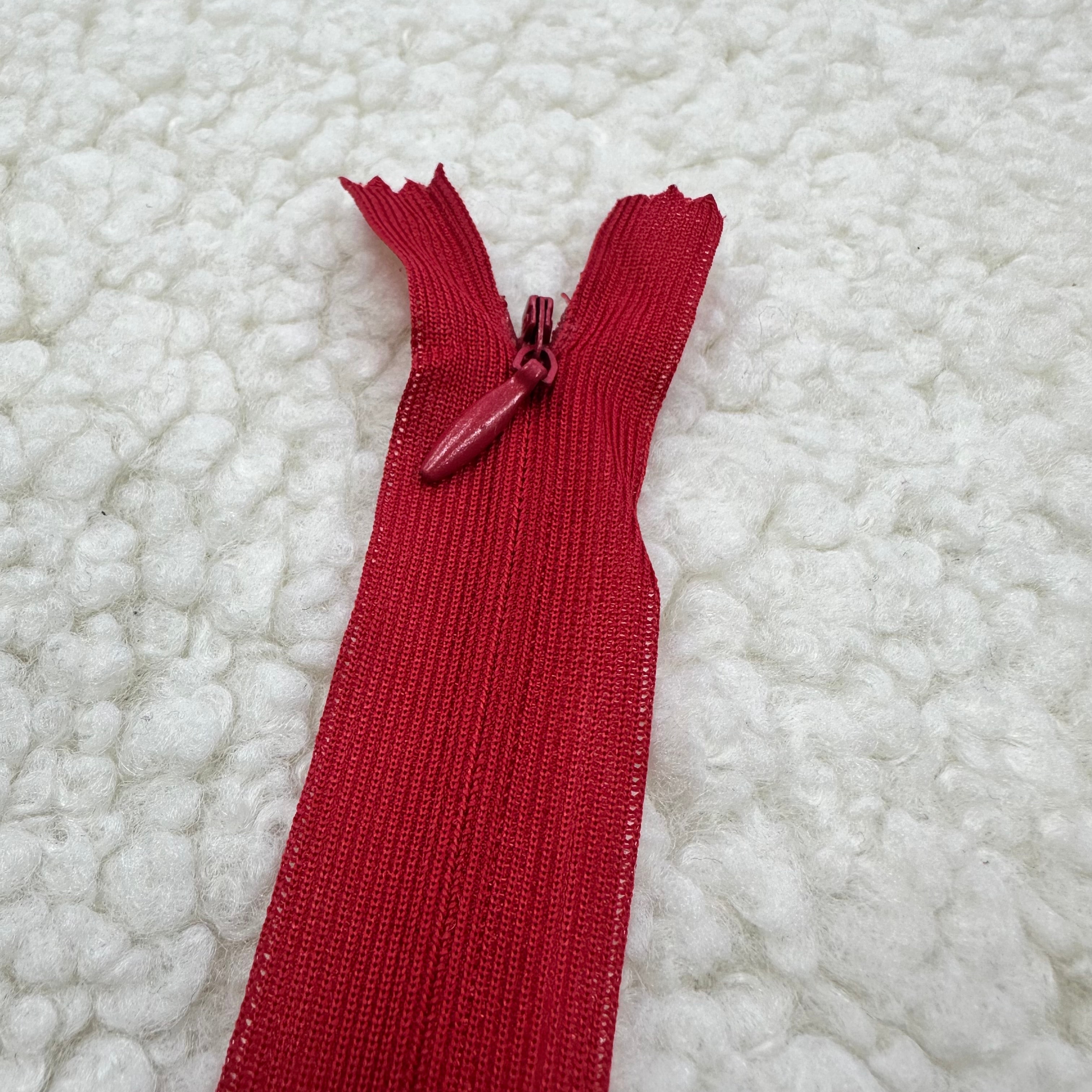 Kırmızı Gizli Fermuar