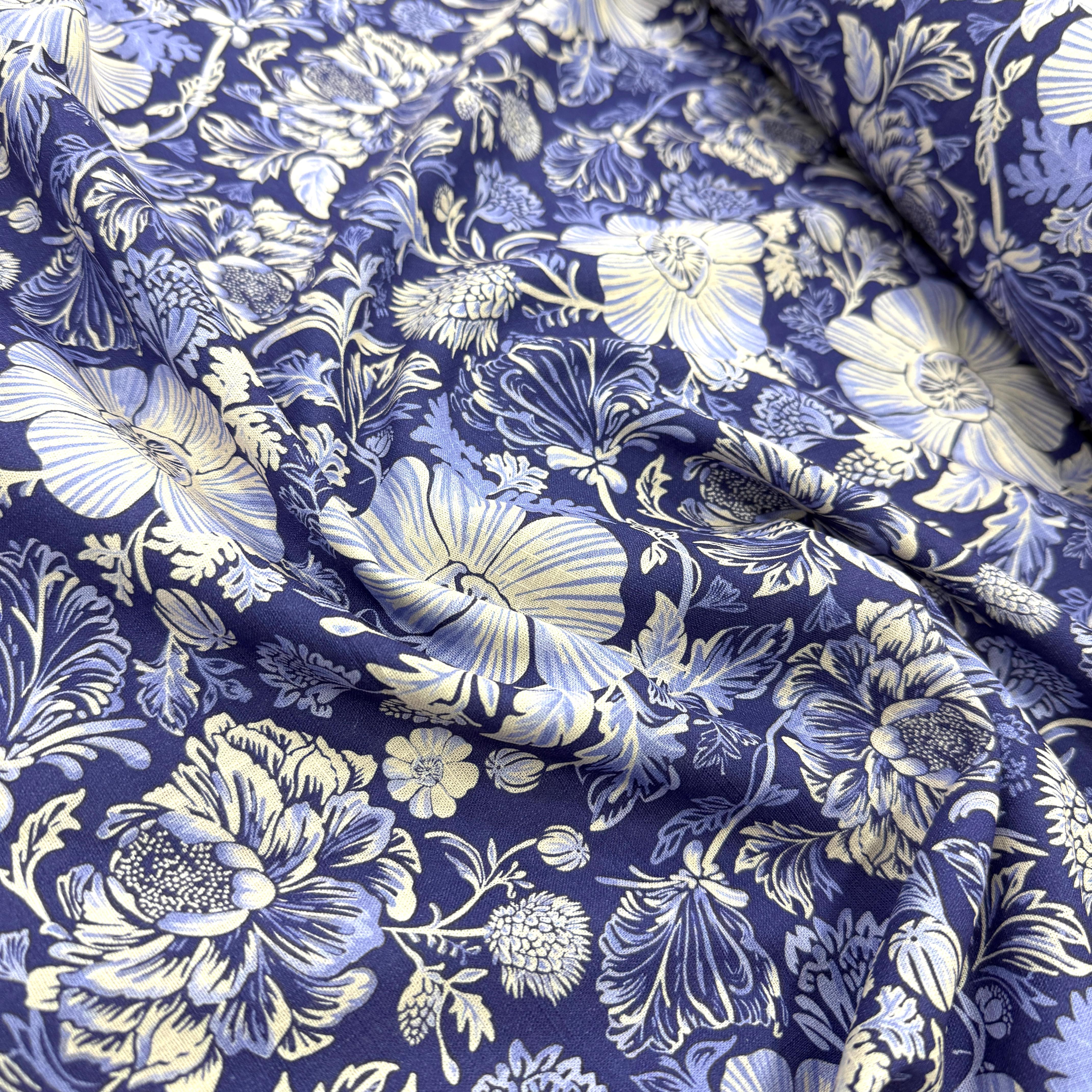 Blue Flowers İntaşlar Markalı Keten Kumaş