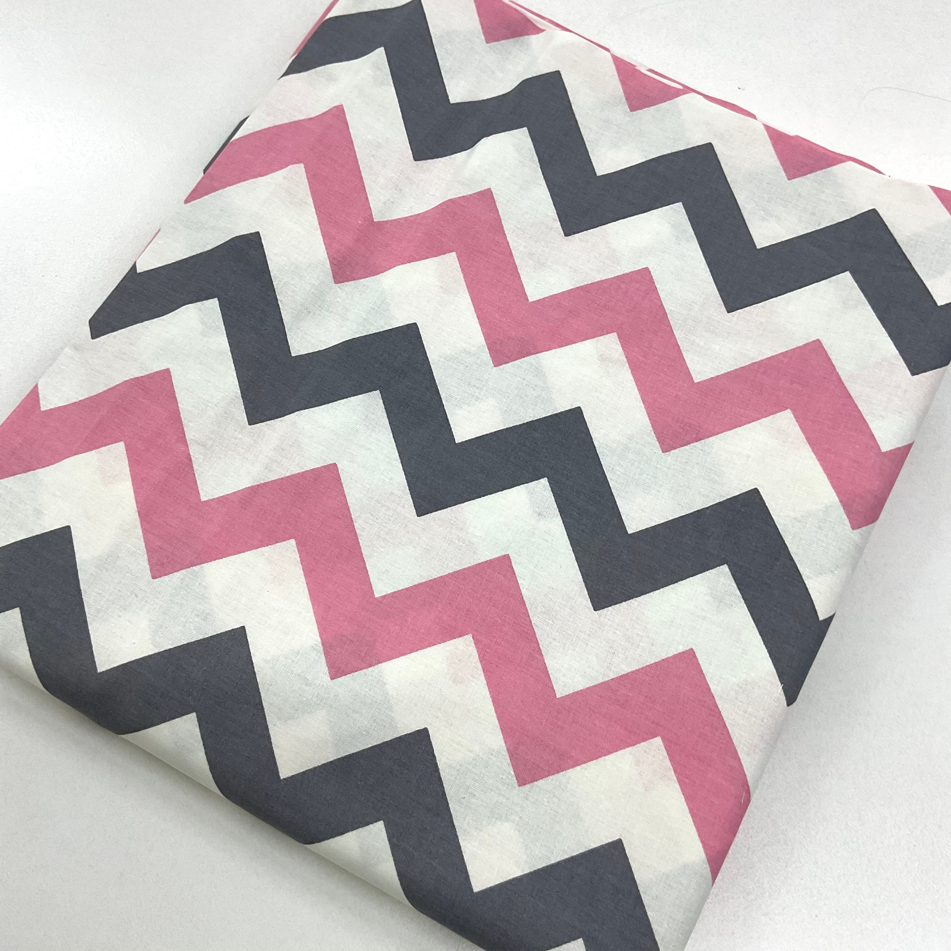 Pembe Zigzag 100*240 cm Parça Poplin Kumaş