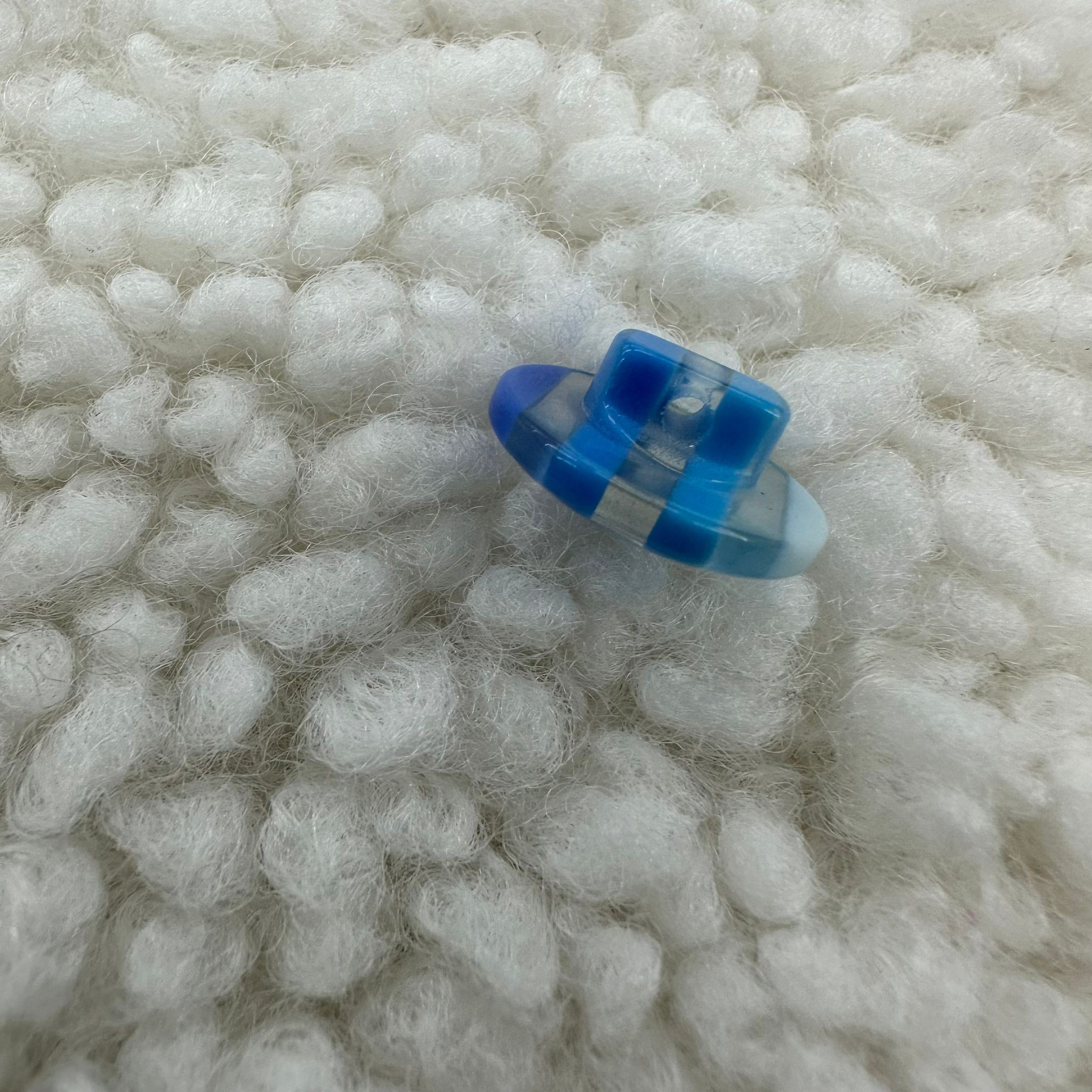 Mavinin Tonları Şeffaf Yuvarlak Akrilik Düğme