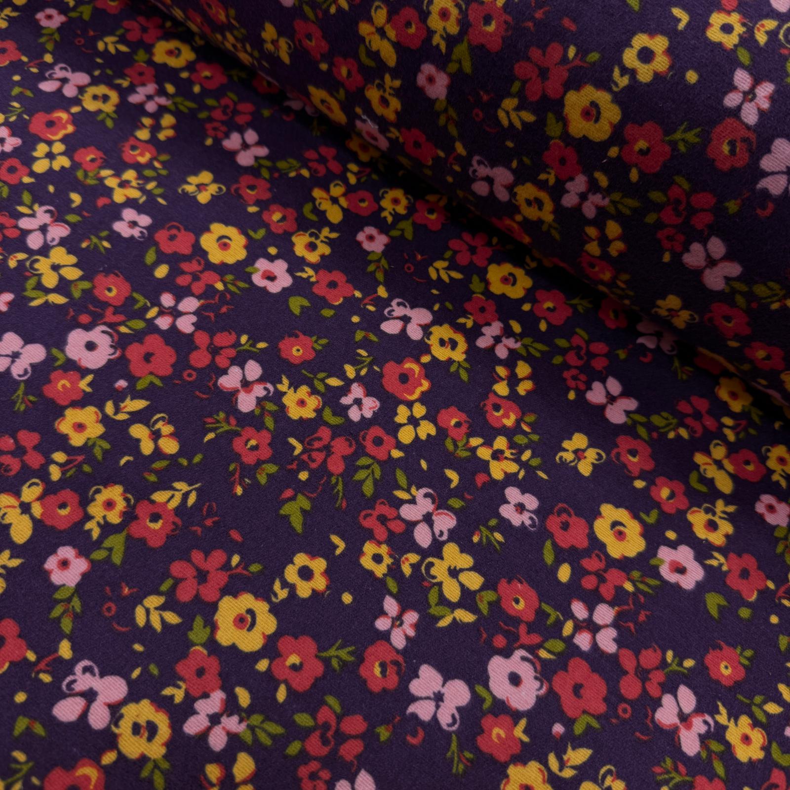 Çiçekli Bahçe Divitin Pazen Kumaş