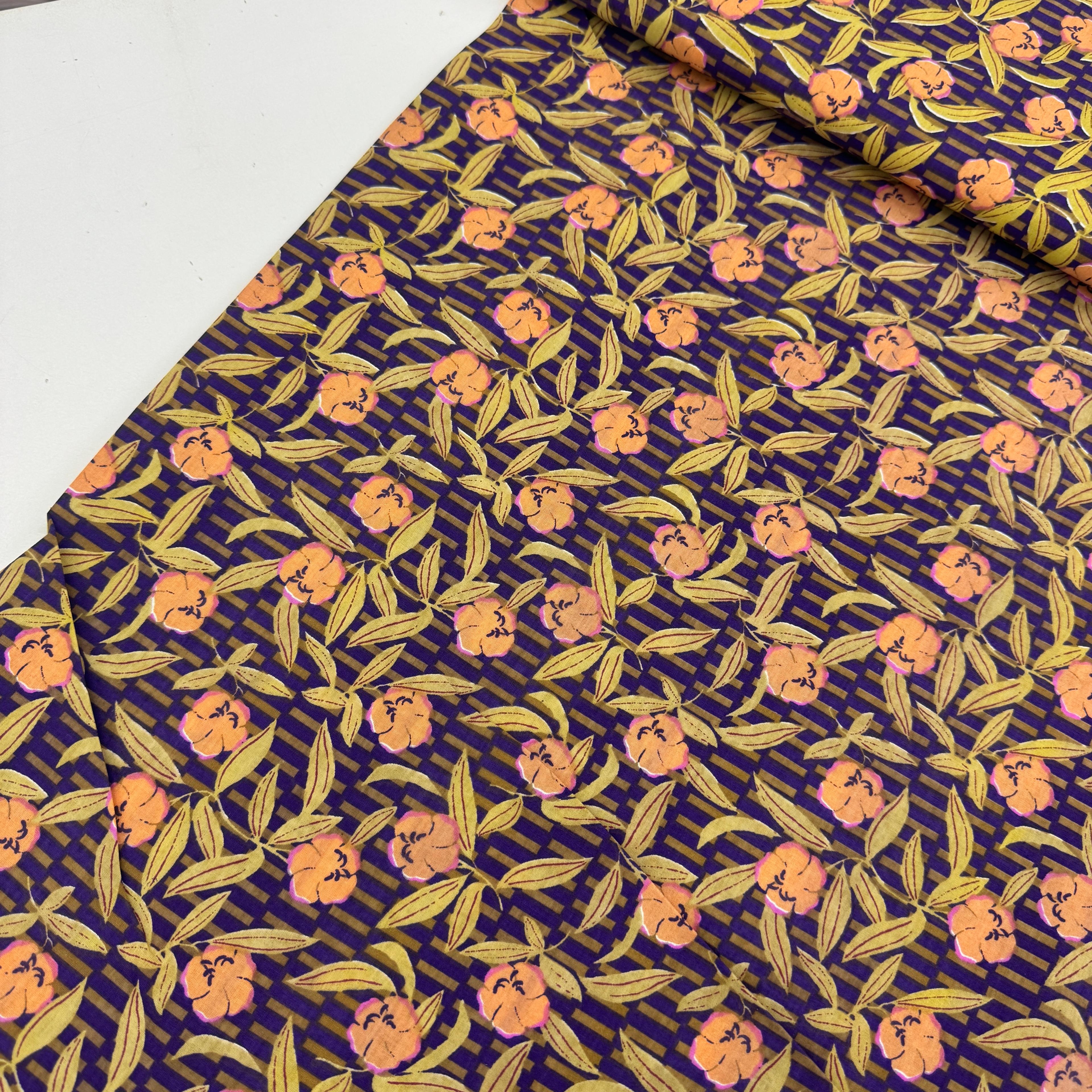 Defolu Kiremit Çiçekler Premium Poplin Kumaş