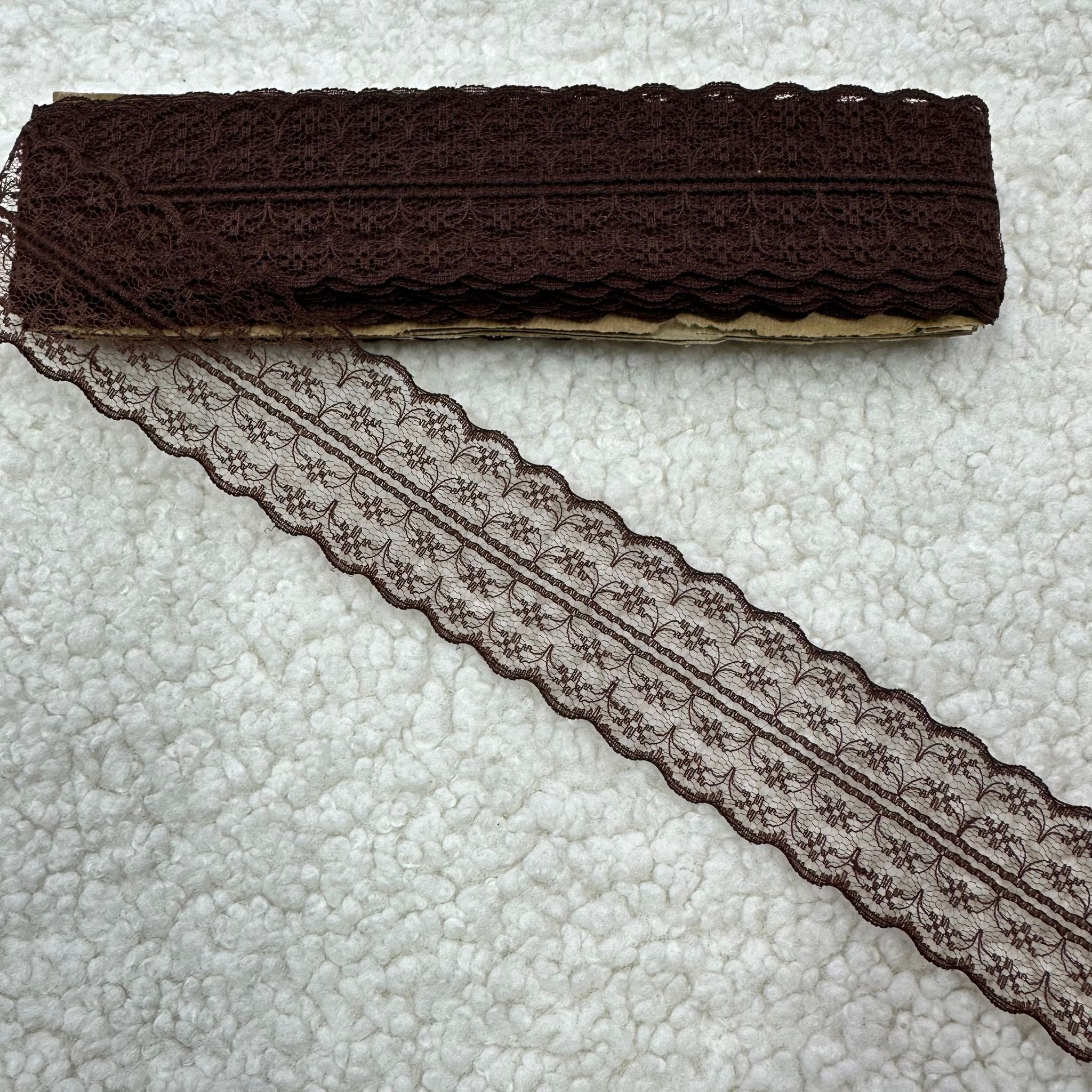 Kahverengi Çift Taraflı Dantel Güpür Top