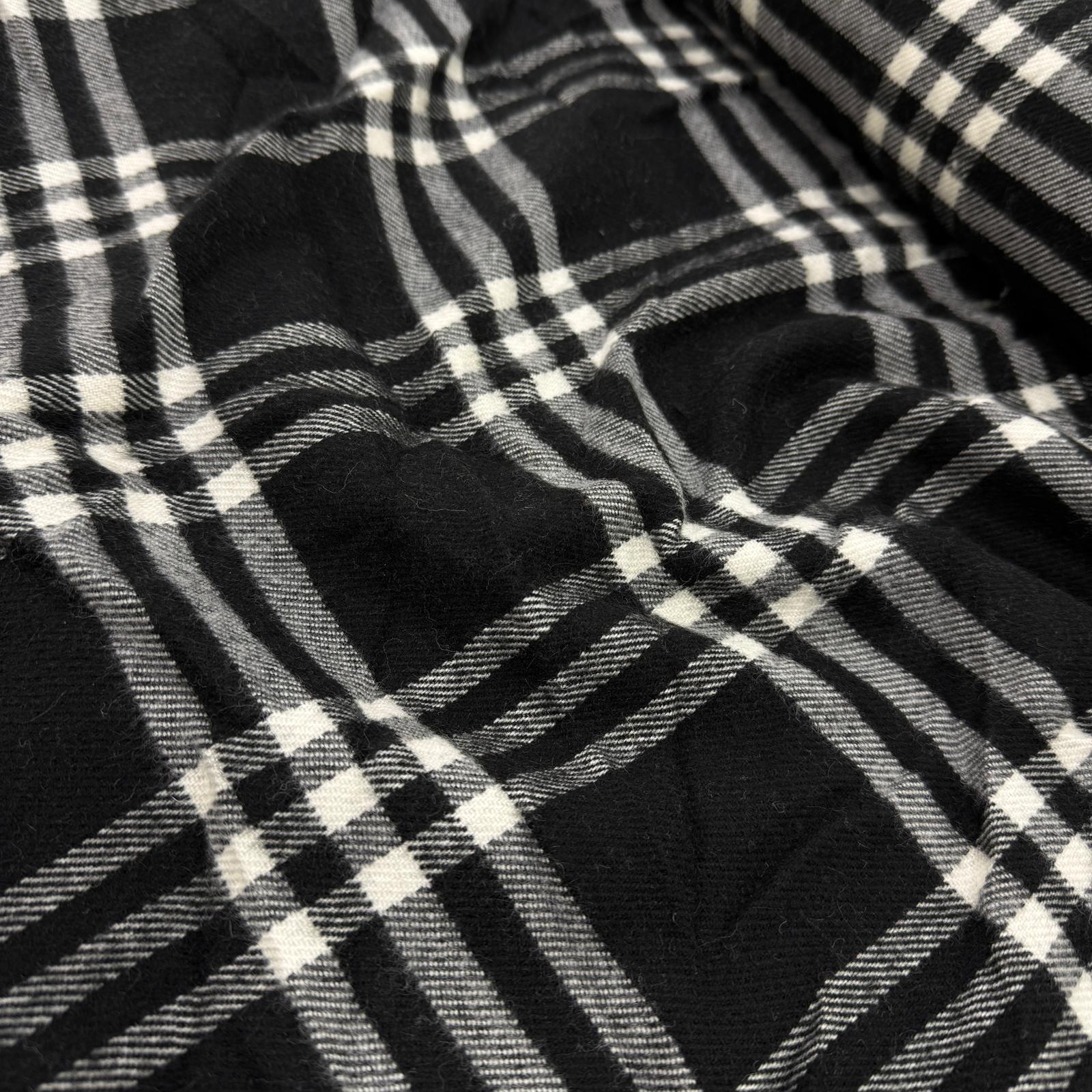 İngiliz Yünlü Siyah Ekose Şanel Kumaş