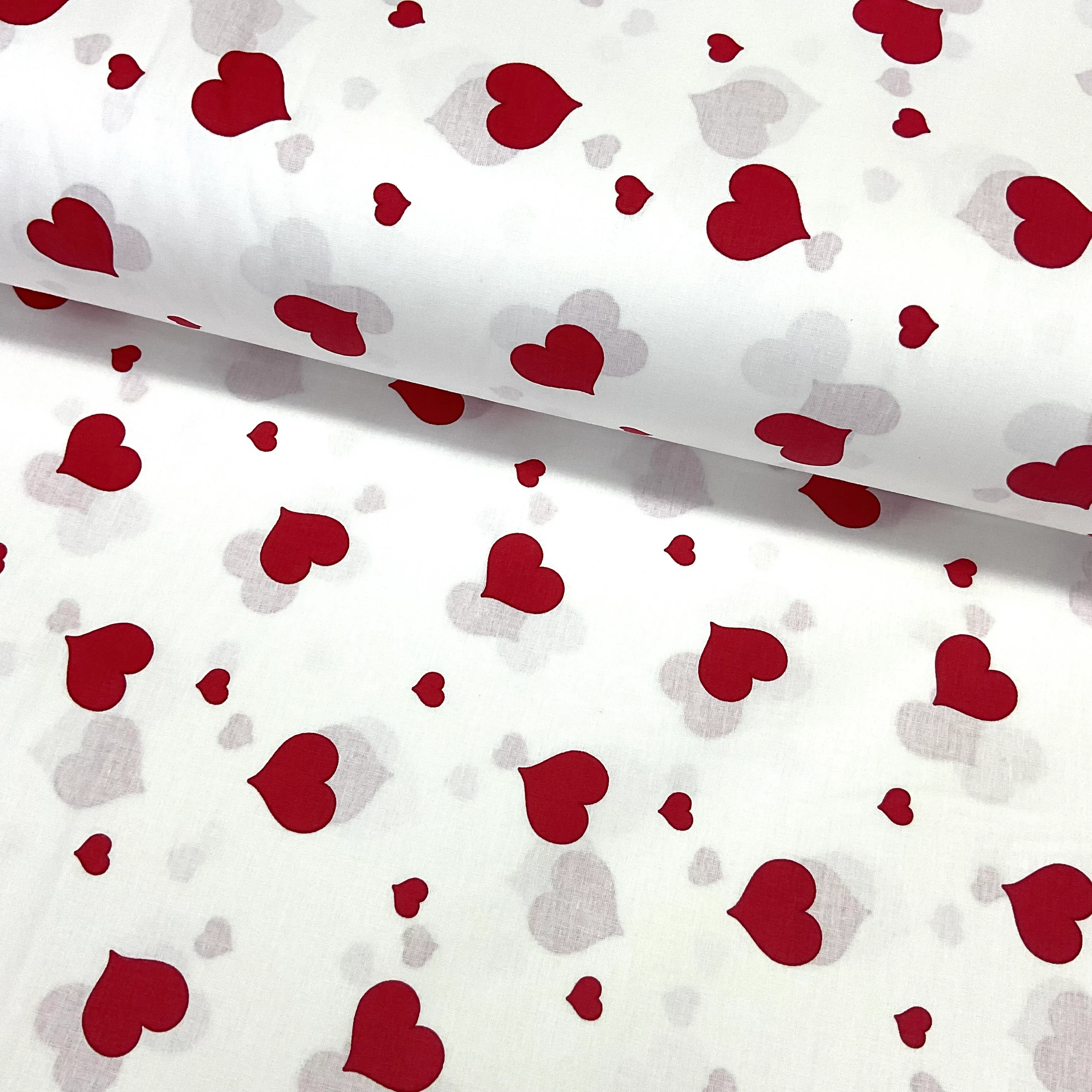 Free Büyük Kırmızı Kalpler Poplin Kumaş
