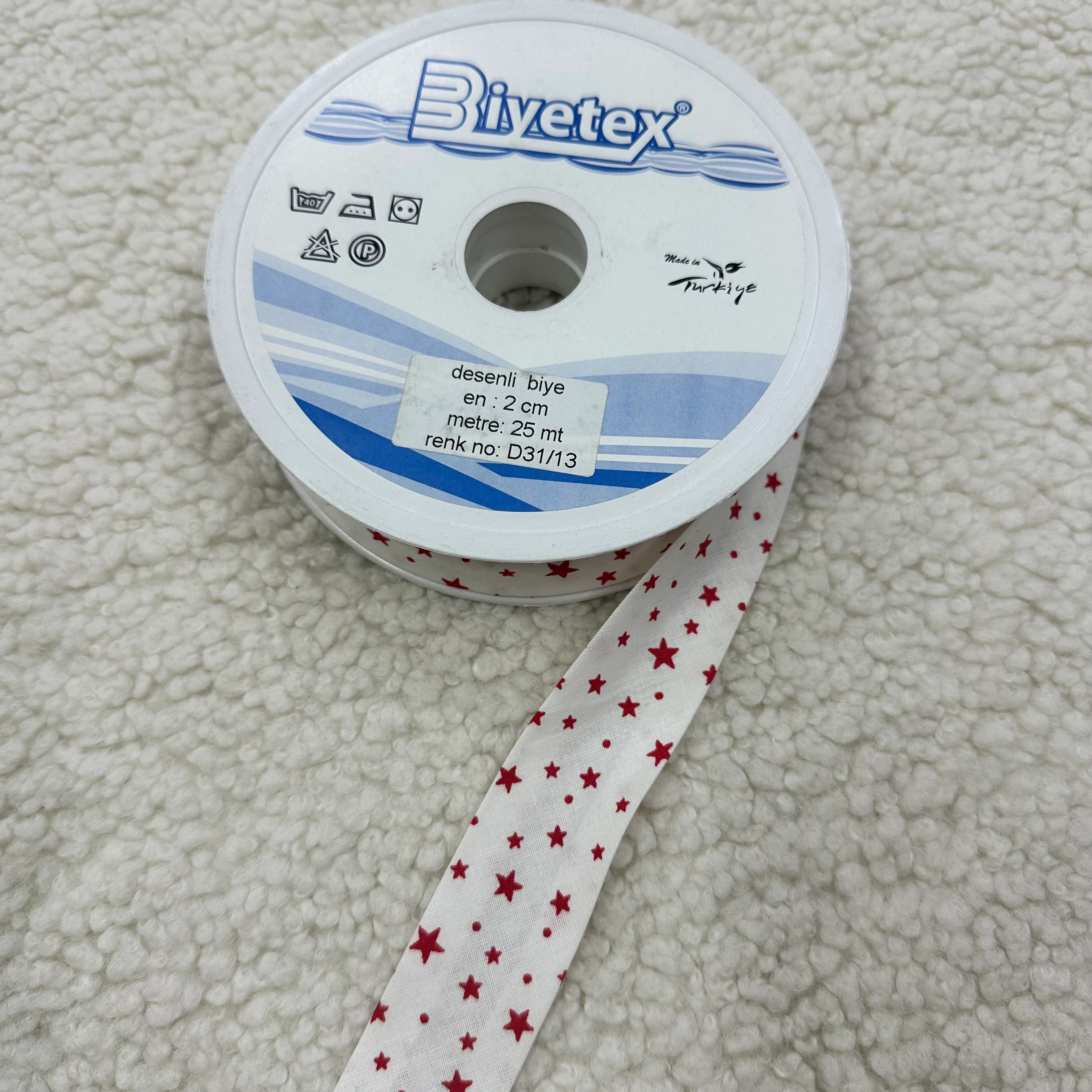 Beyaza Kırmızı Yıldız Biyetex Koton Biye 3 Cm
