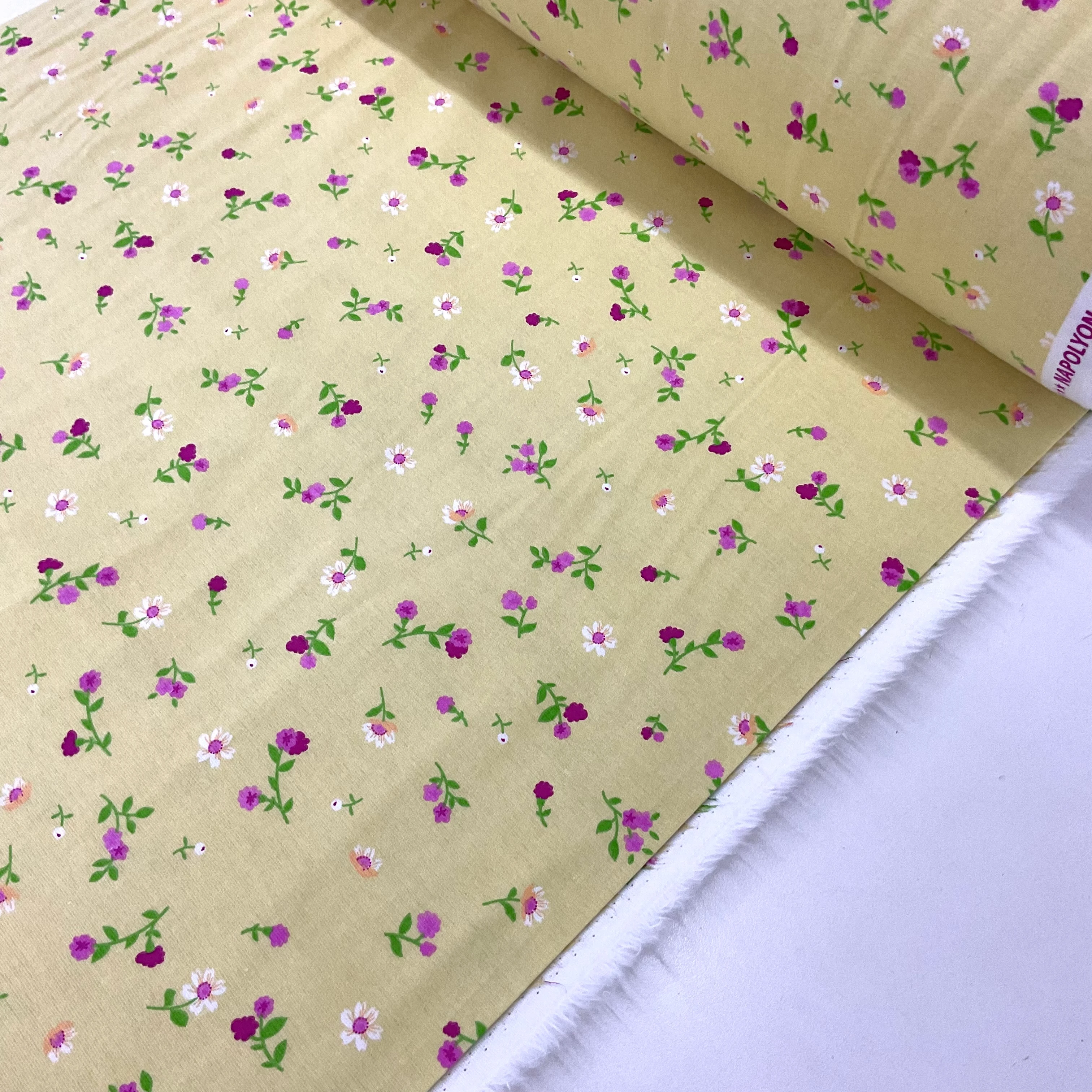 Sarı Papatyalı Bahçe Pazen Kumaş