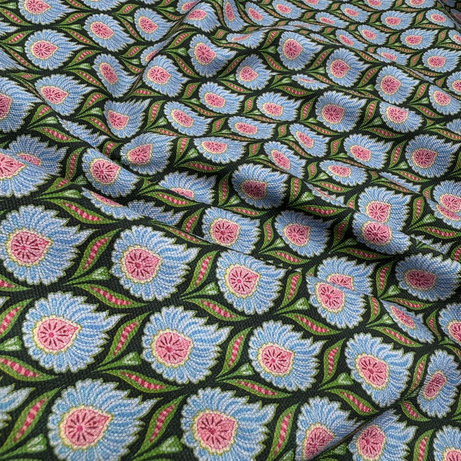 Küçük Yeşiller İntaşlar Markalı Kanvas Kumaş