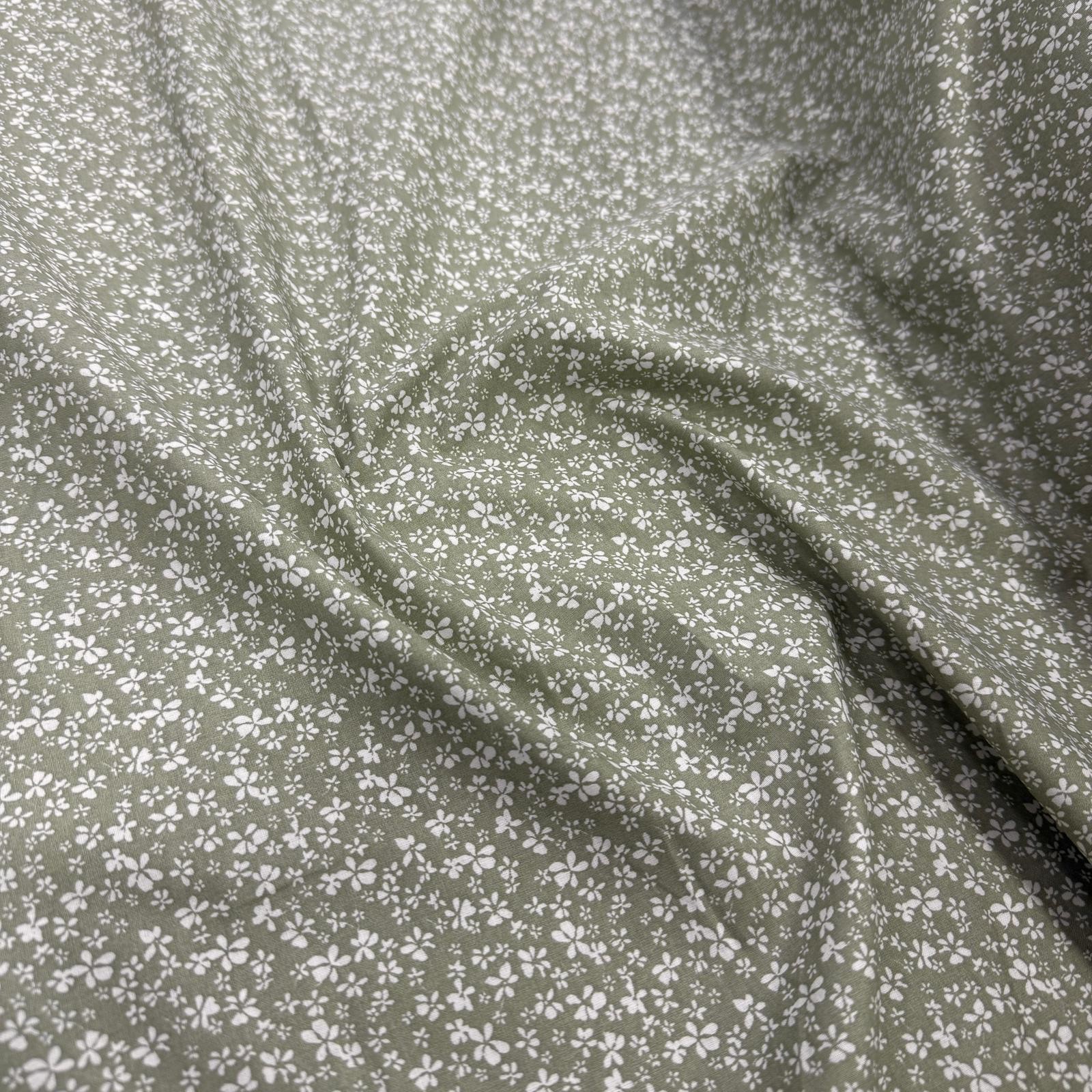 Çağlaya Beyaz Çiçekler Premium Poplin Kumaş