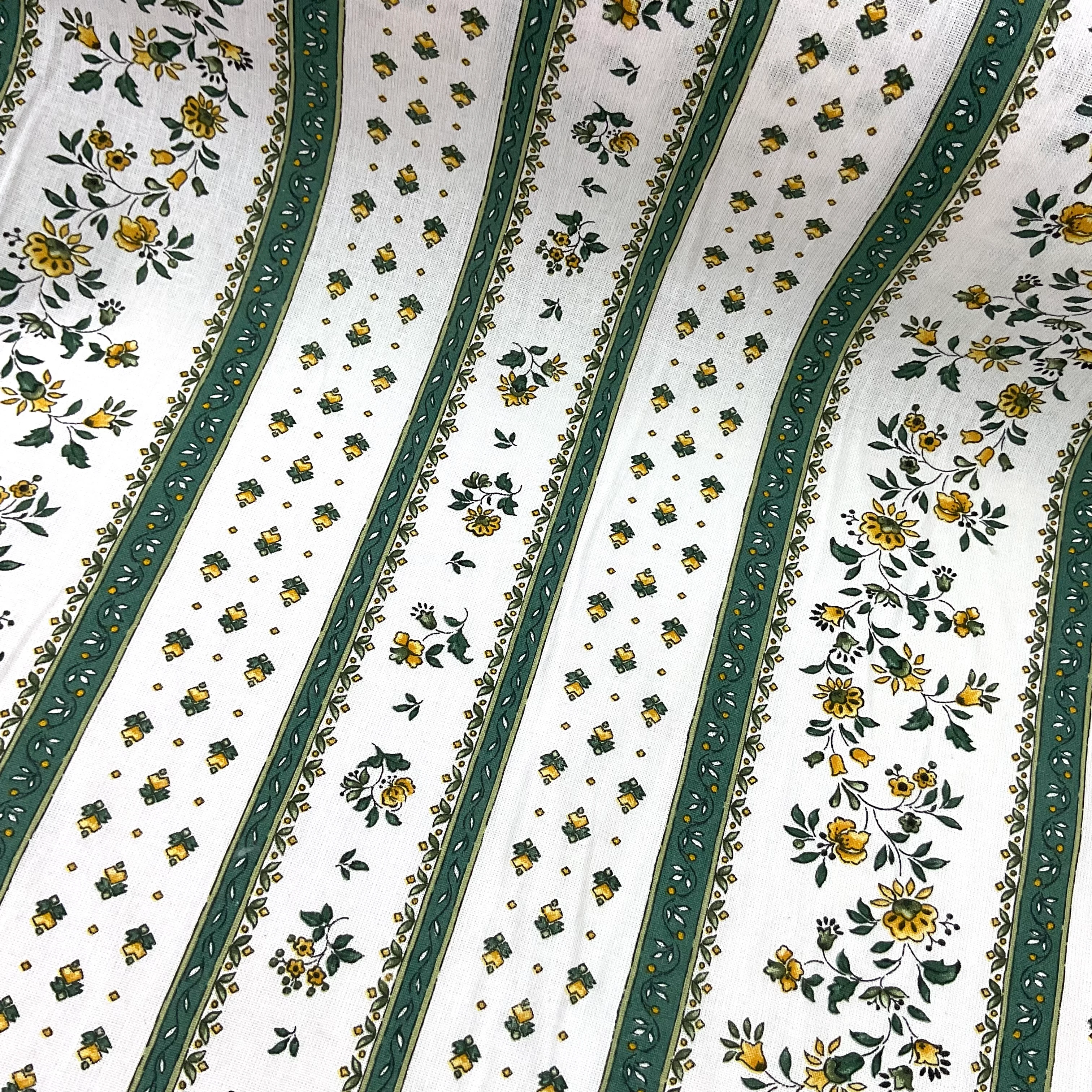 Hafif Defolu Zümrüt Su Yolu Premium Poplin Kumaş