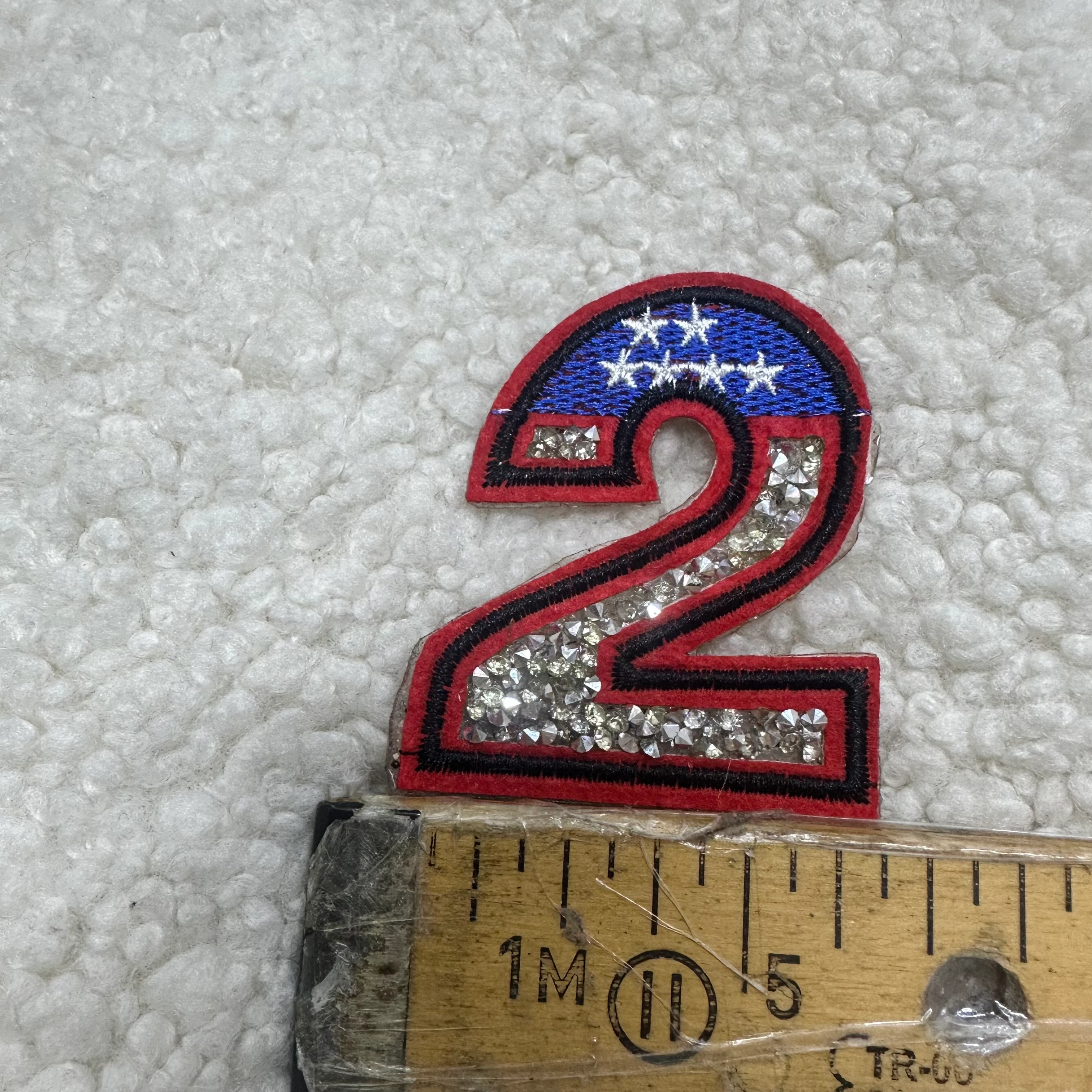 Kırmızı İki Taşlı Arma