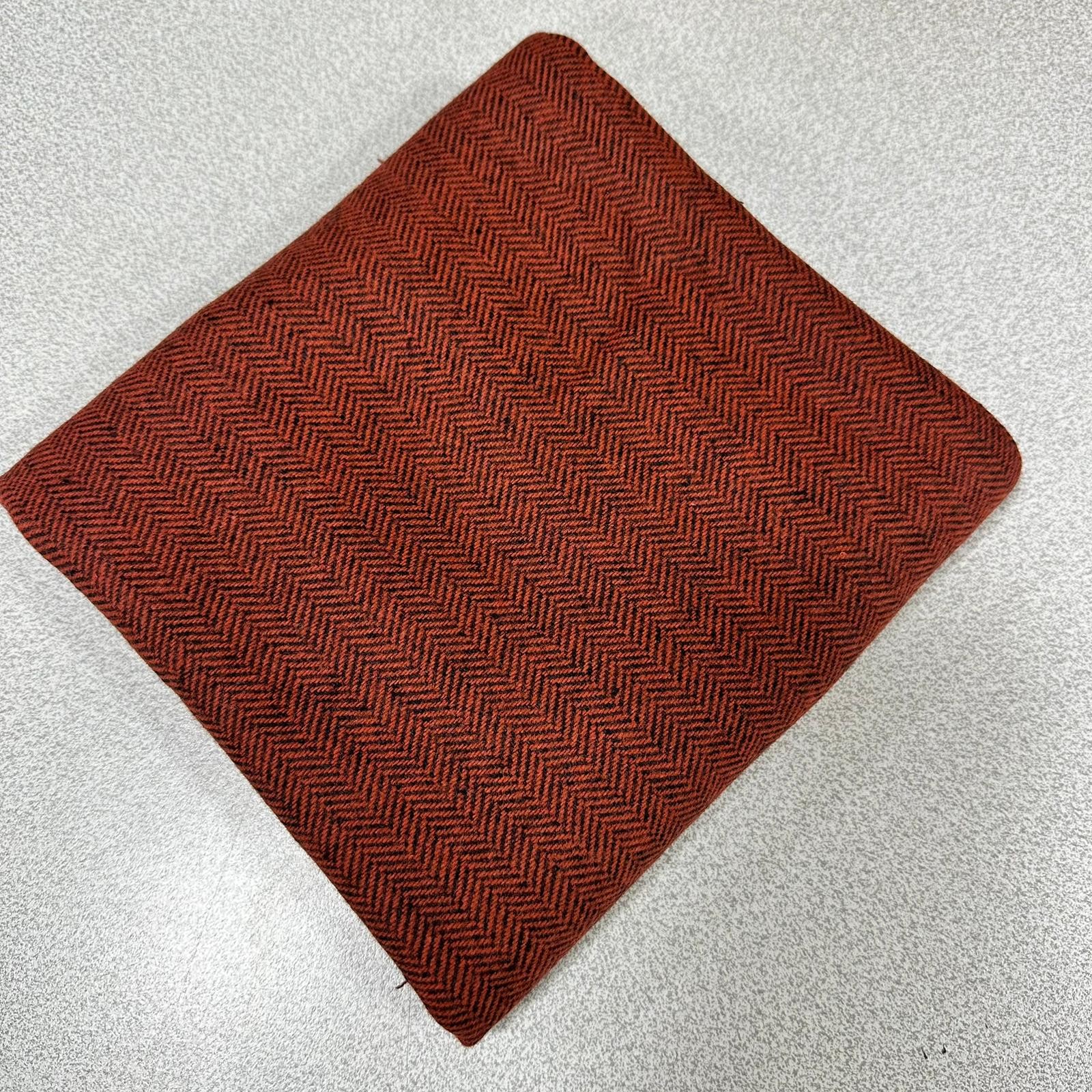 Giyimlik No:135 Balıksırtı 50*140 Parça Kaşe Kumaş