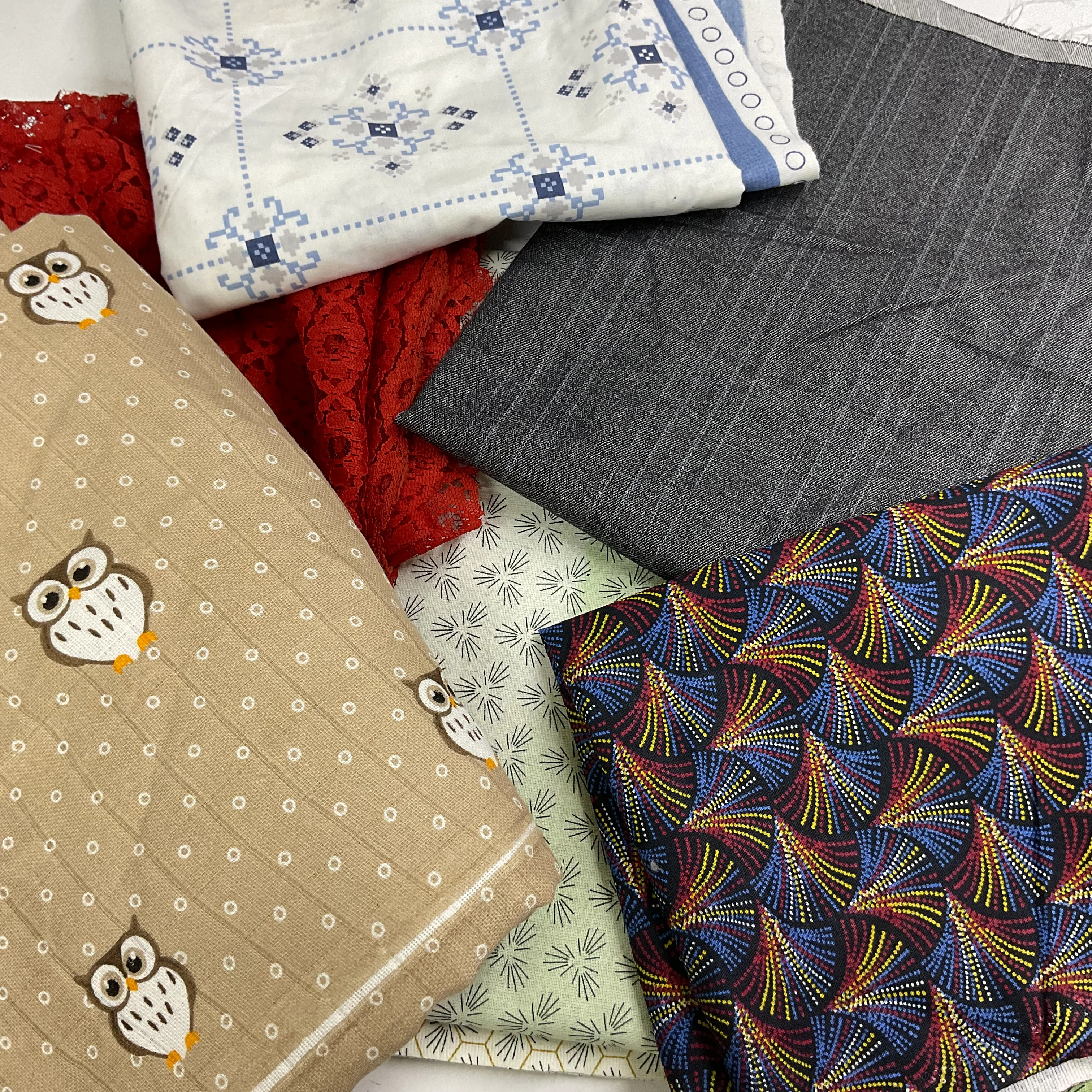 No:3 Defolu Karışık Parça Kumaşlar 1000 gr