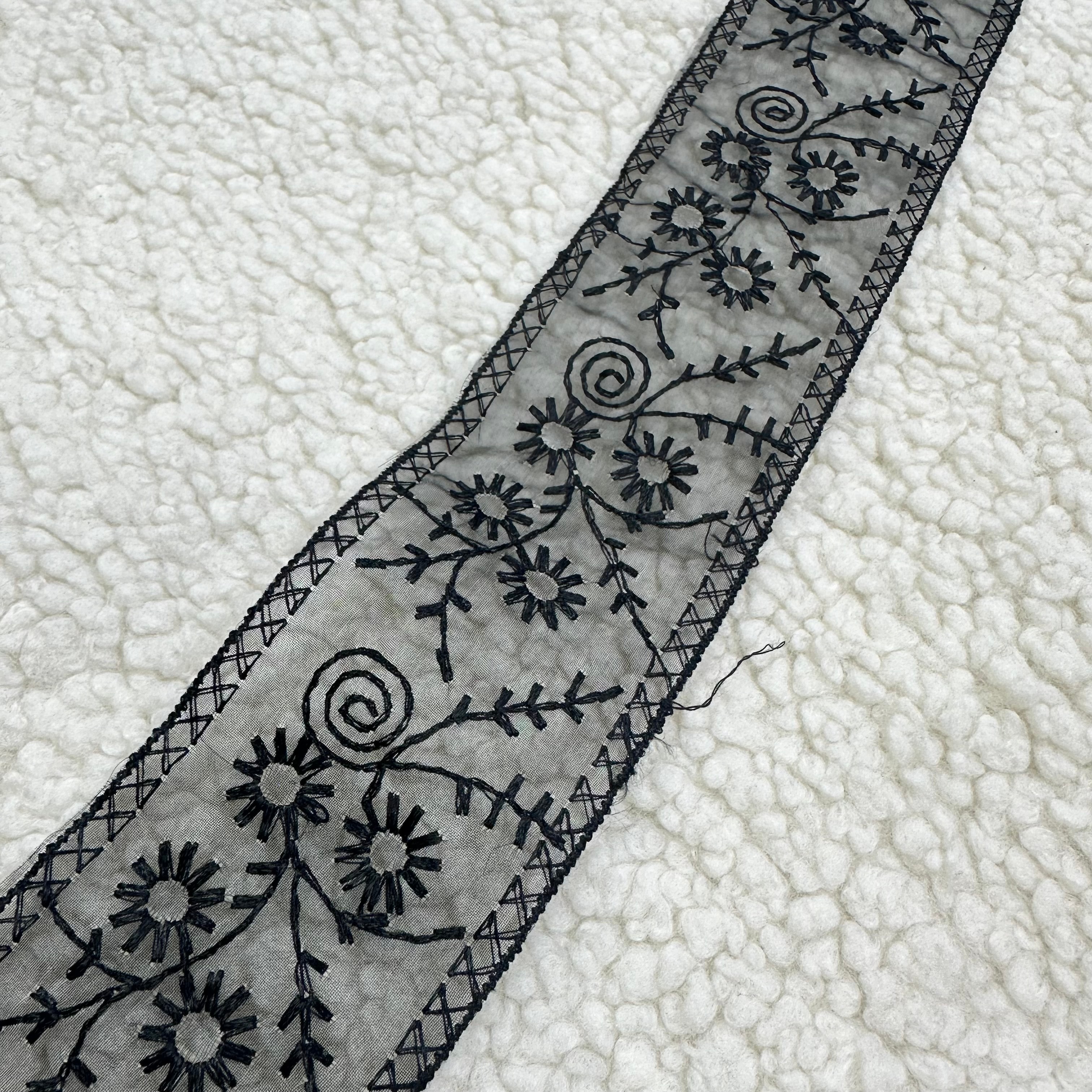 Tül Güpür Siyaha Siyah Nakış 67