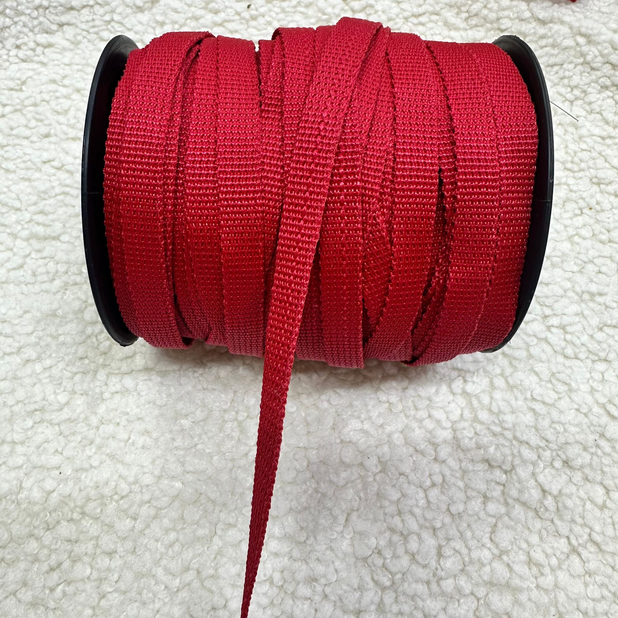 Kırmızı 1 Cm Polyester Kolon Top