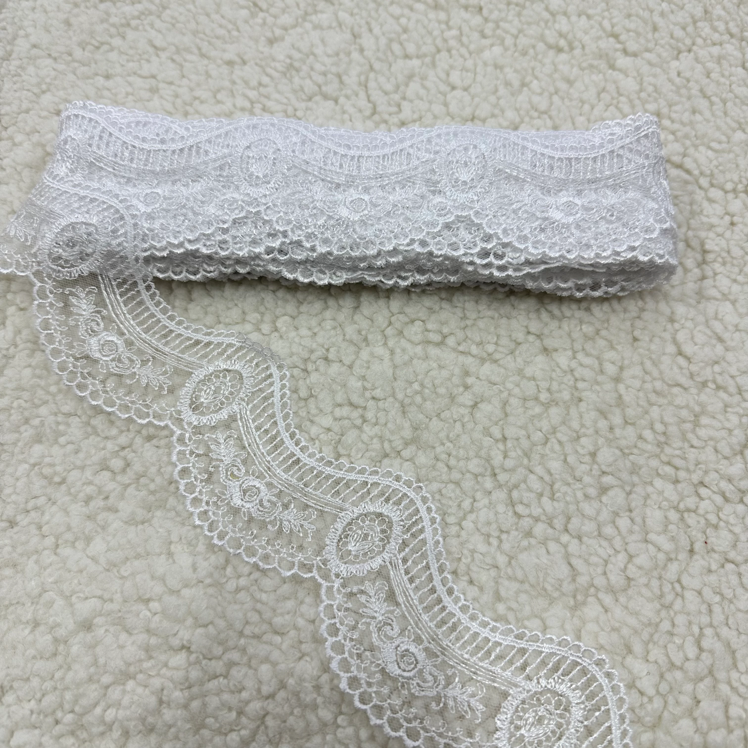 Beyaz Dantel Kenar Top Güpür