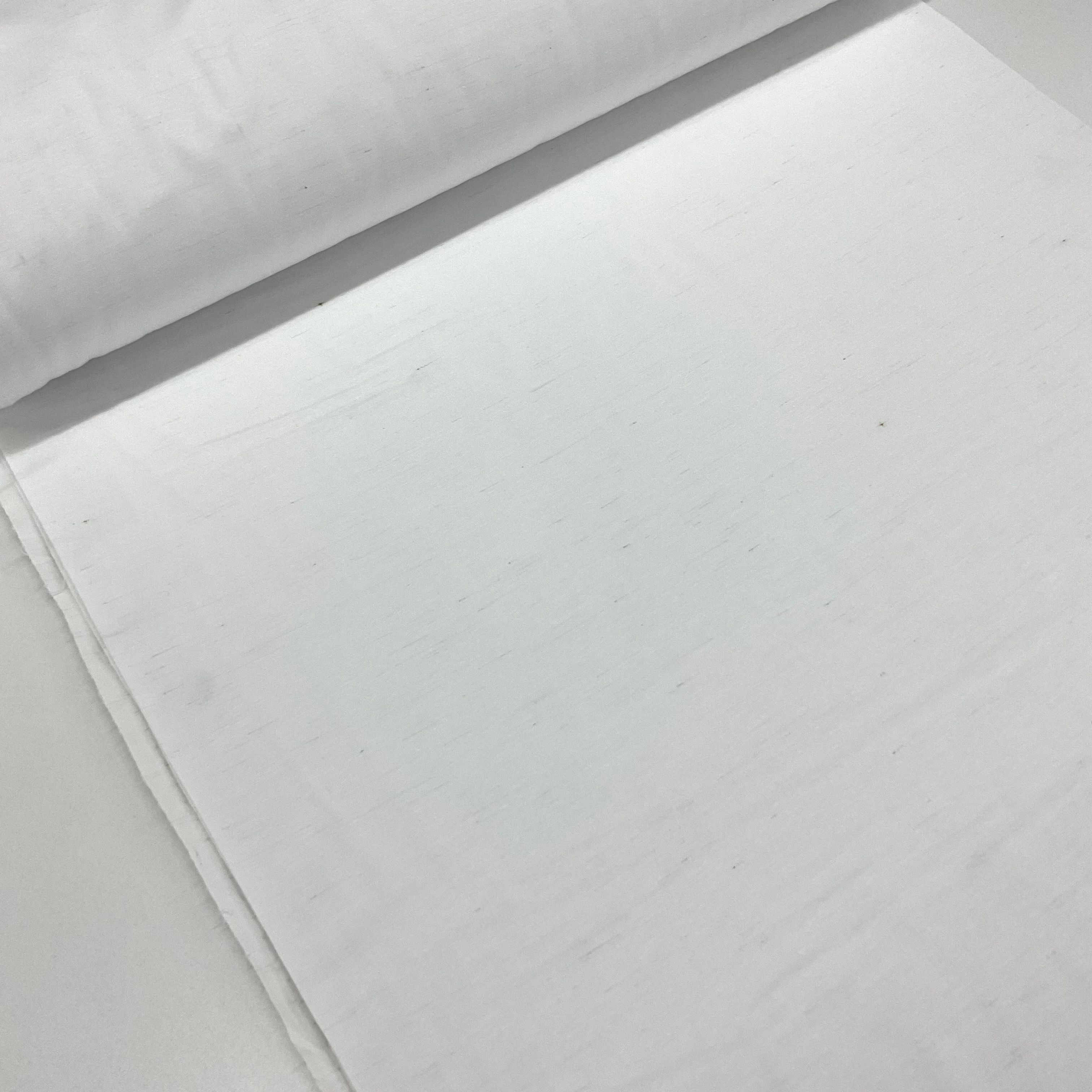 Defolu Beyaz Polyesterli Poplin Kumaş