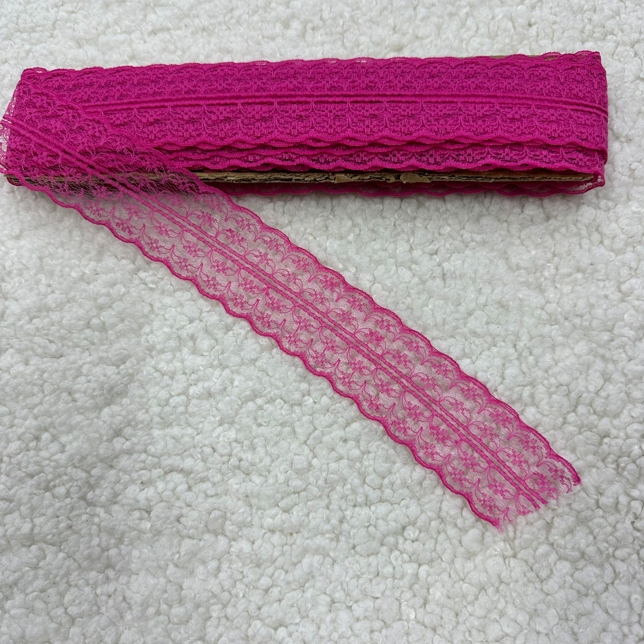 Fuşya Çift Taraflı Dantel Güpür Top