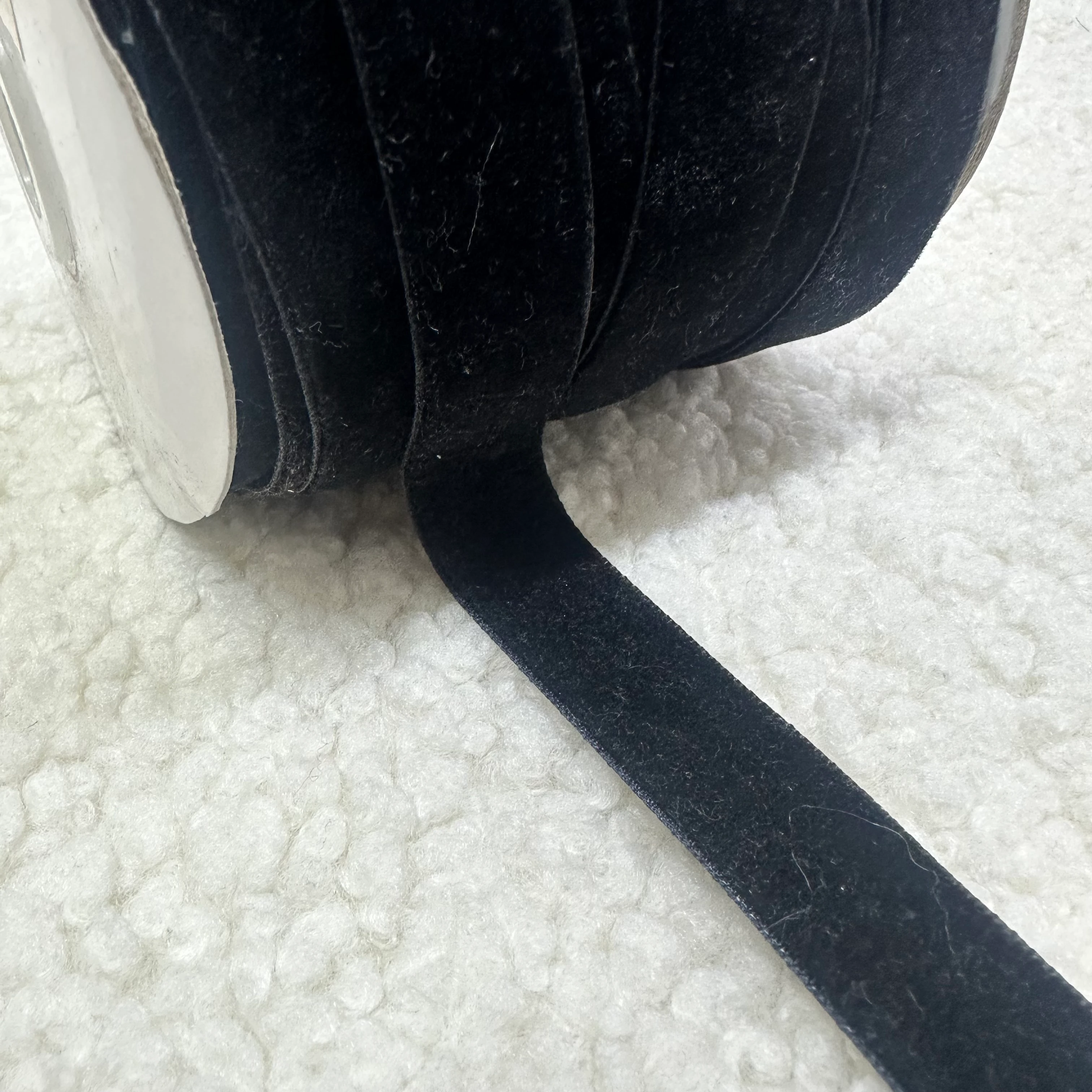 Siyah 2 Cm Kadife Kurdele Top