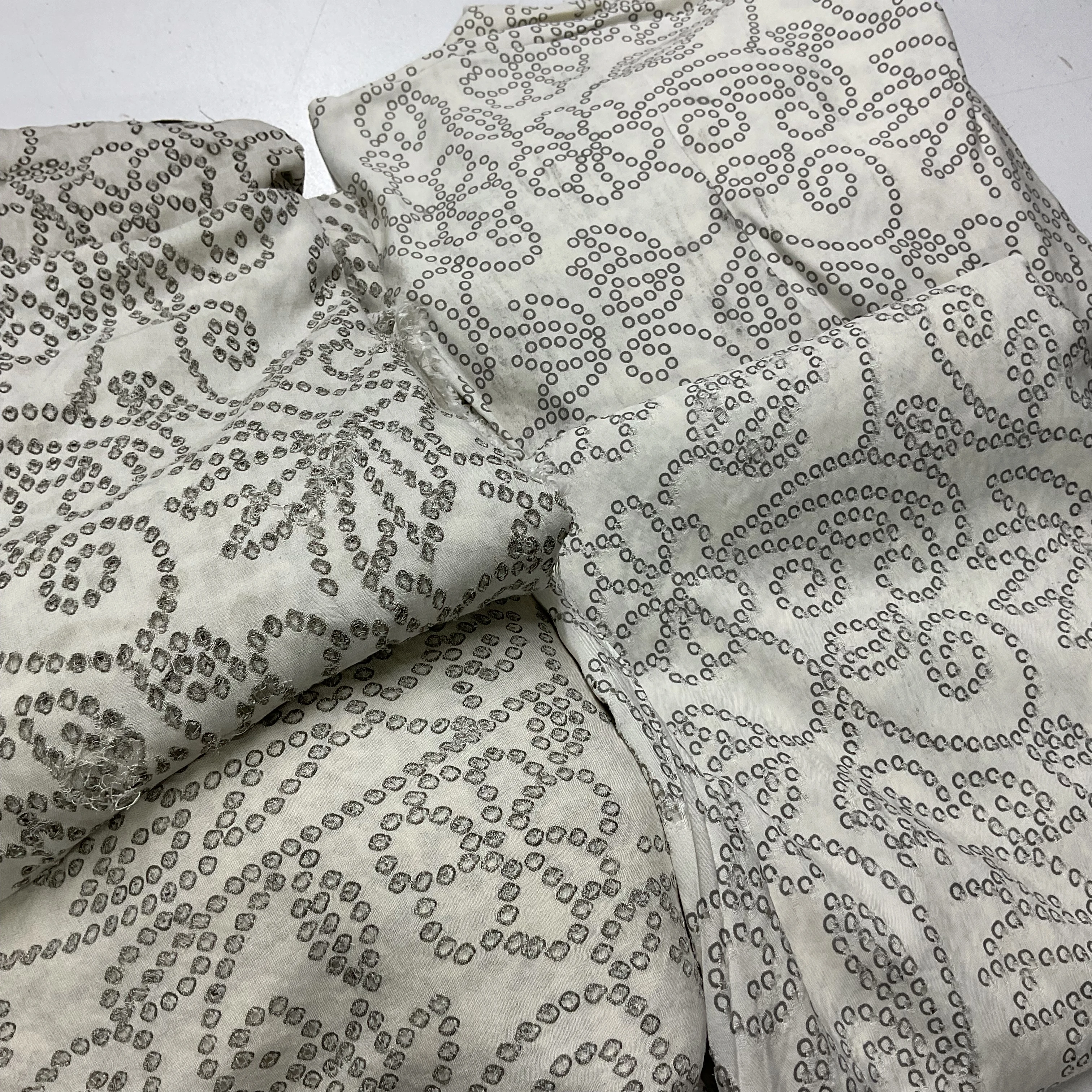 No:59 Defolu Karışık Parça Kumaşlar 2000 gr