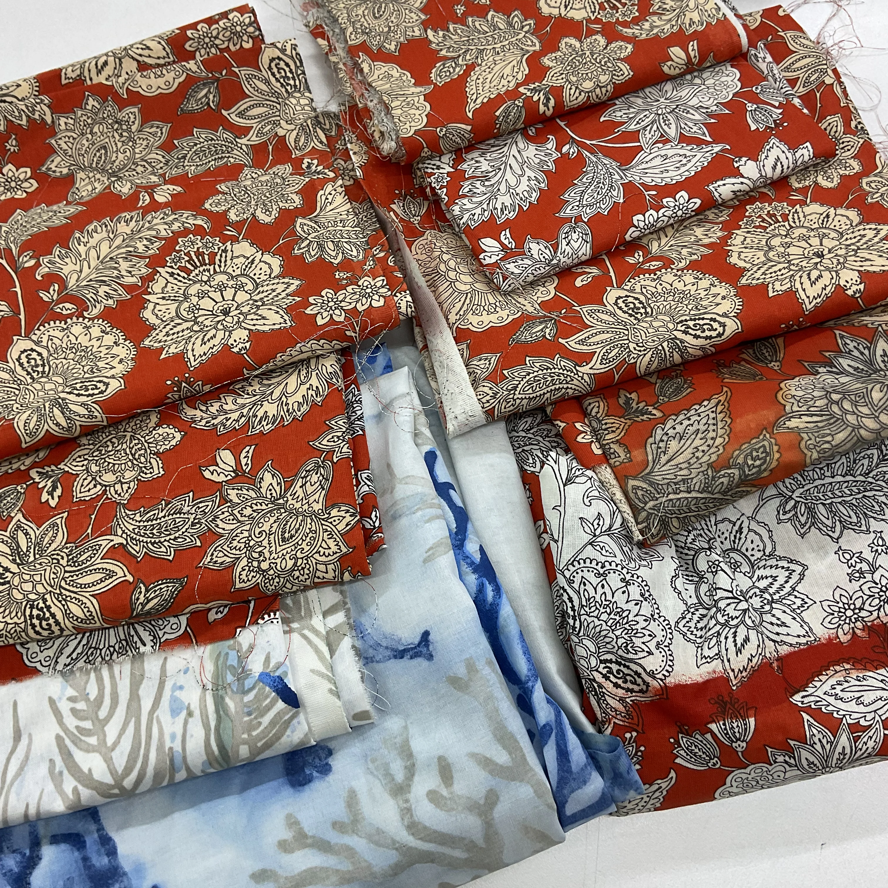 No:19 Defolu Karışık Parça Kumaşlar 2000 gr