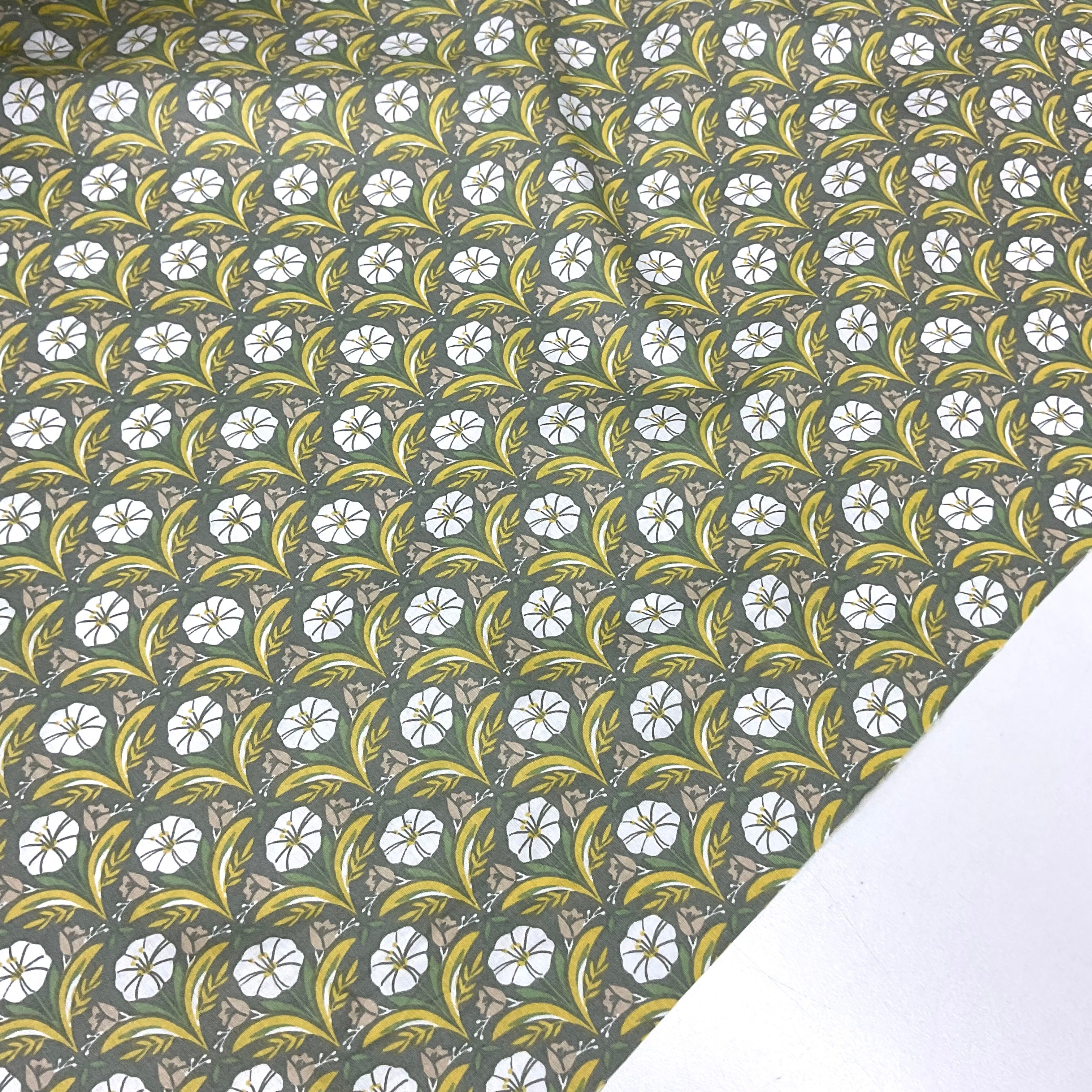 Hafif Defolu Güzelbahçe Premium Poplin Kumaş