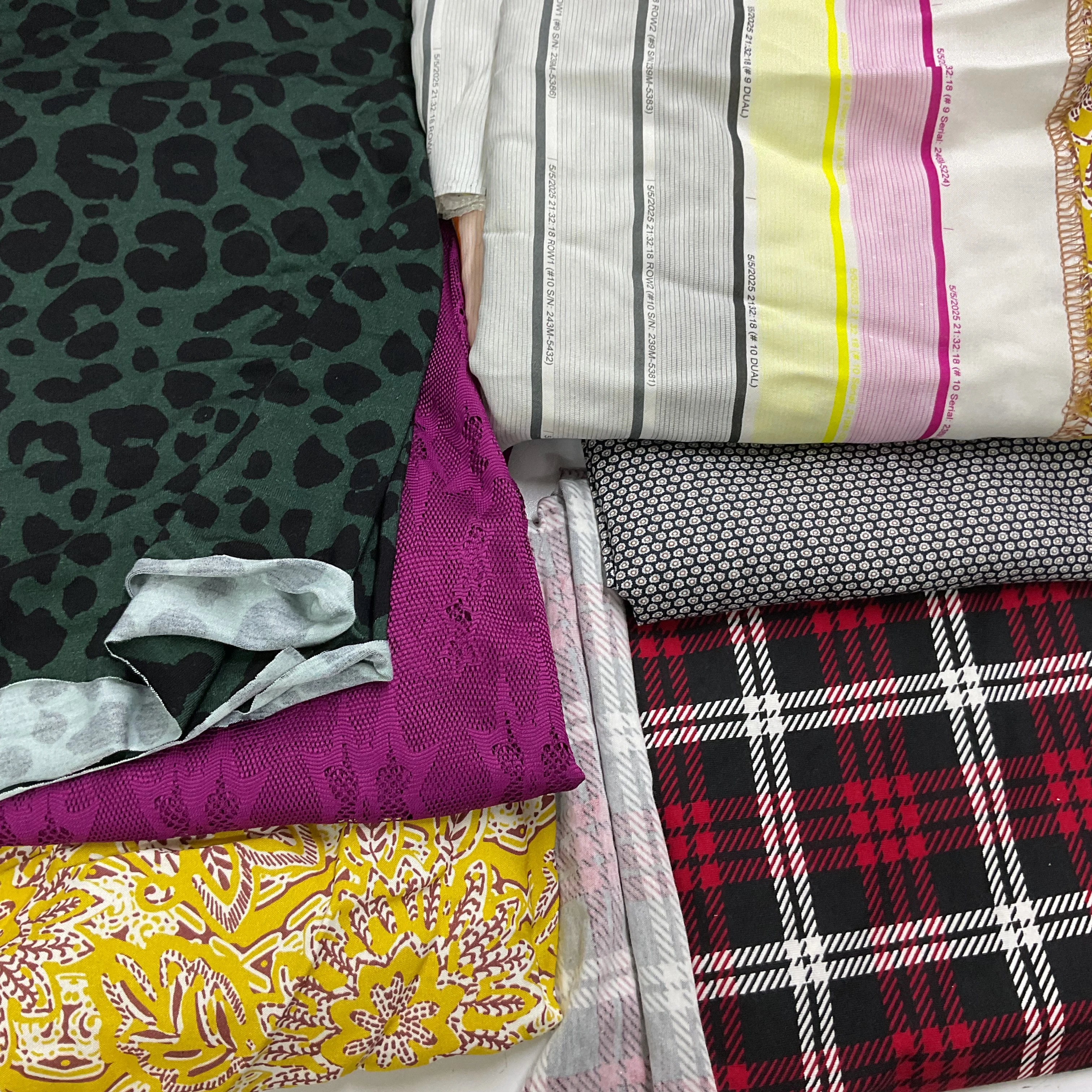 No:9 Defolu Karışık Parça Kumaşlar 1000 gr