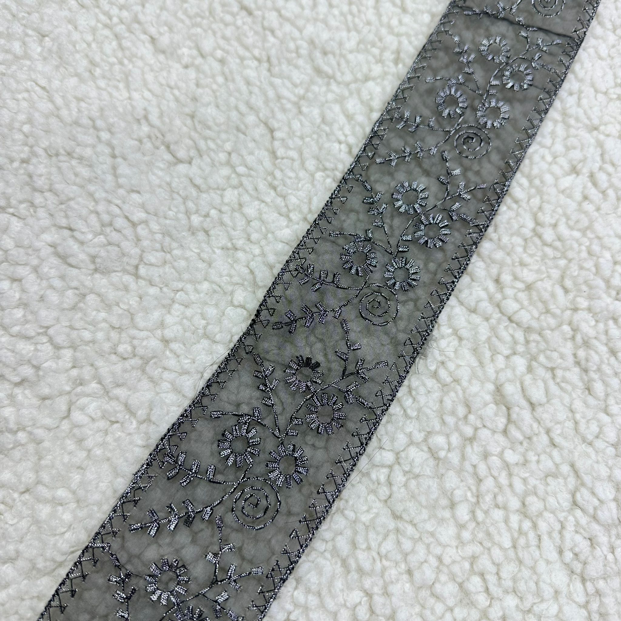 Tül Güpür Siyaha Antrasit Nakışlı