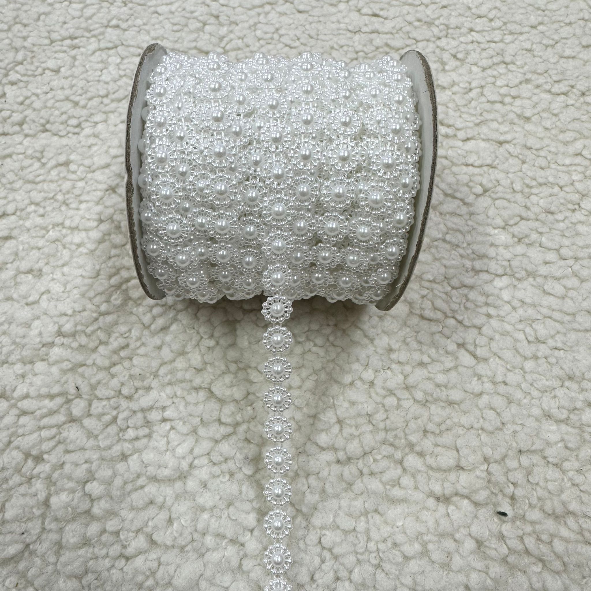 Top Beyaz Çiçekli Sıra İnci