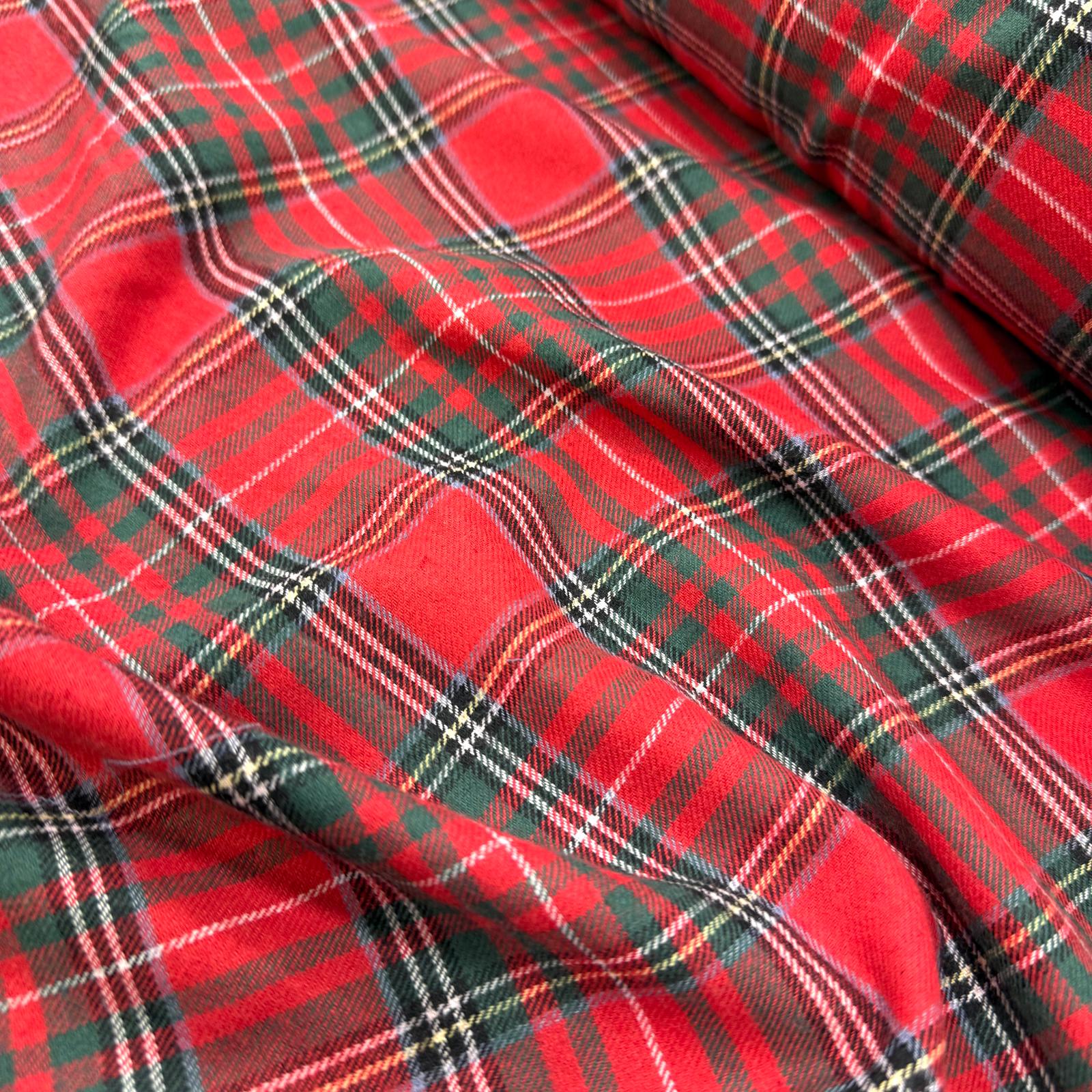 Kırmızı Ekoseler %100 Pamuklu Kumaş