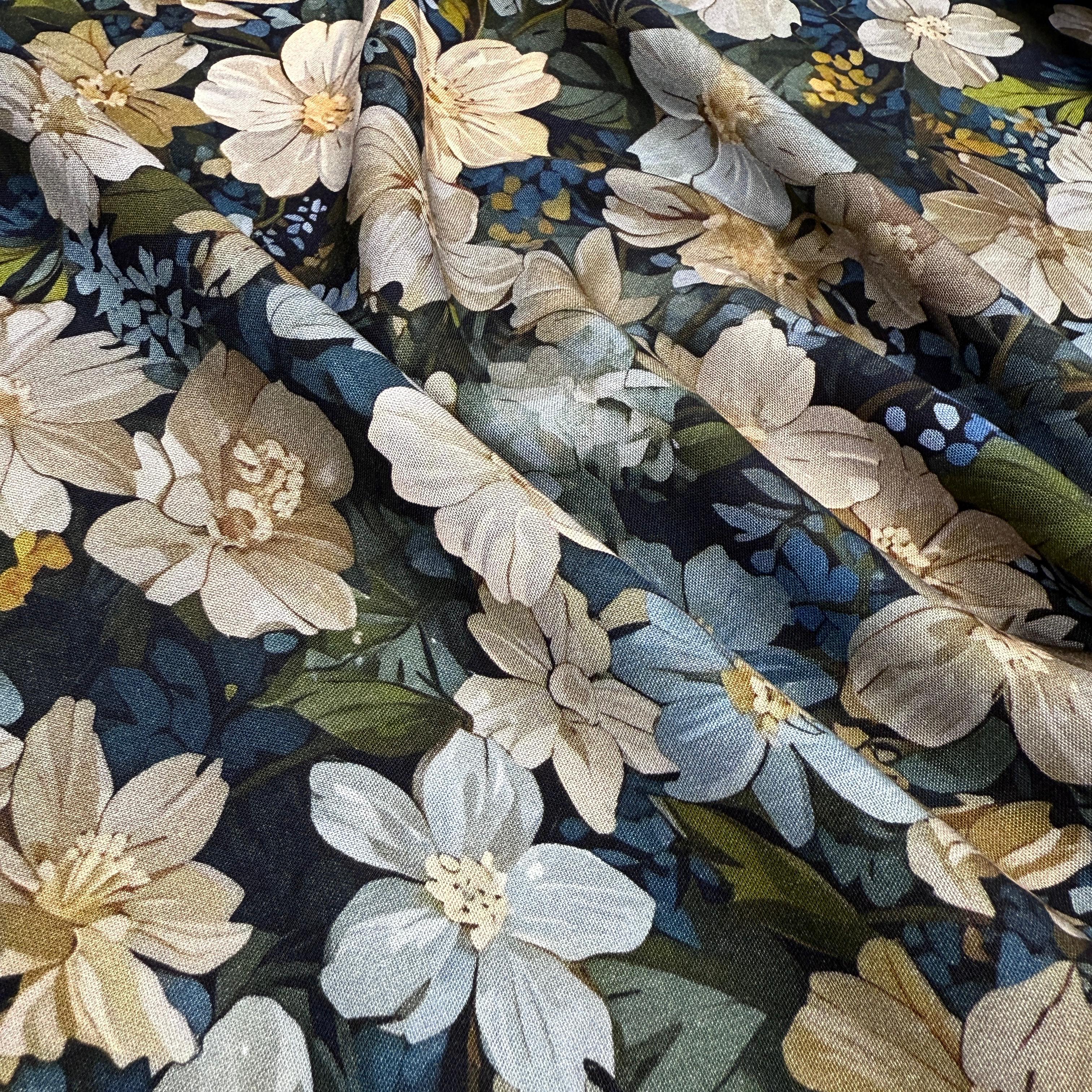 Harika Bahçe İntaşlar Markalı Viskon Kumaş