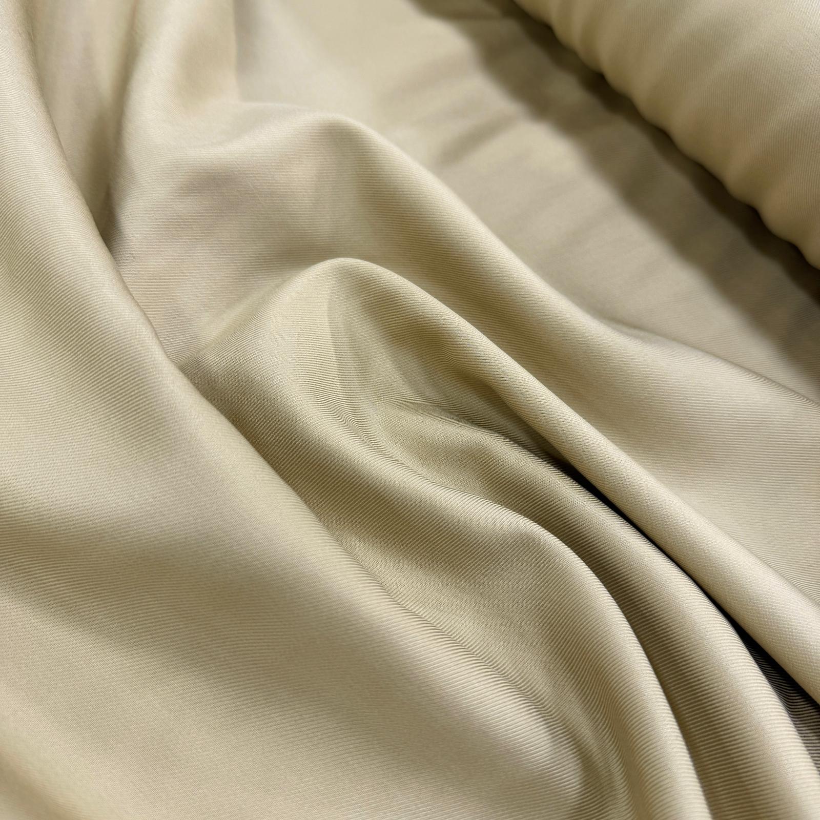 1-a Defolu Likrasız Yeşilimsi Bej Tensel Gabardin Kumaş