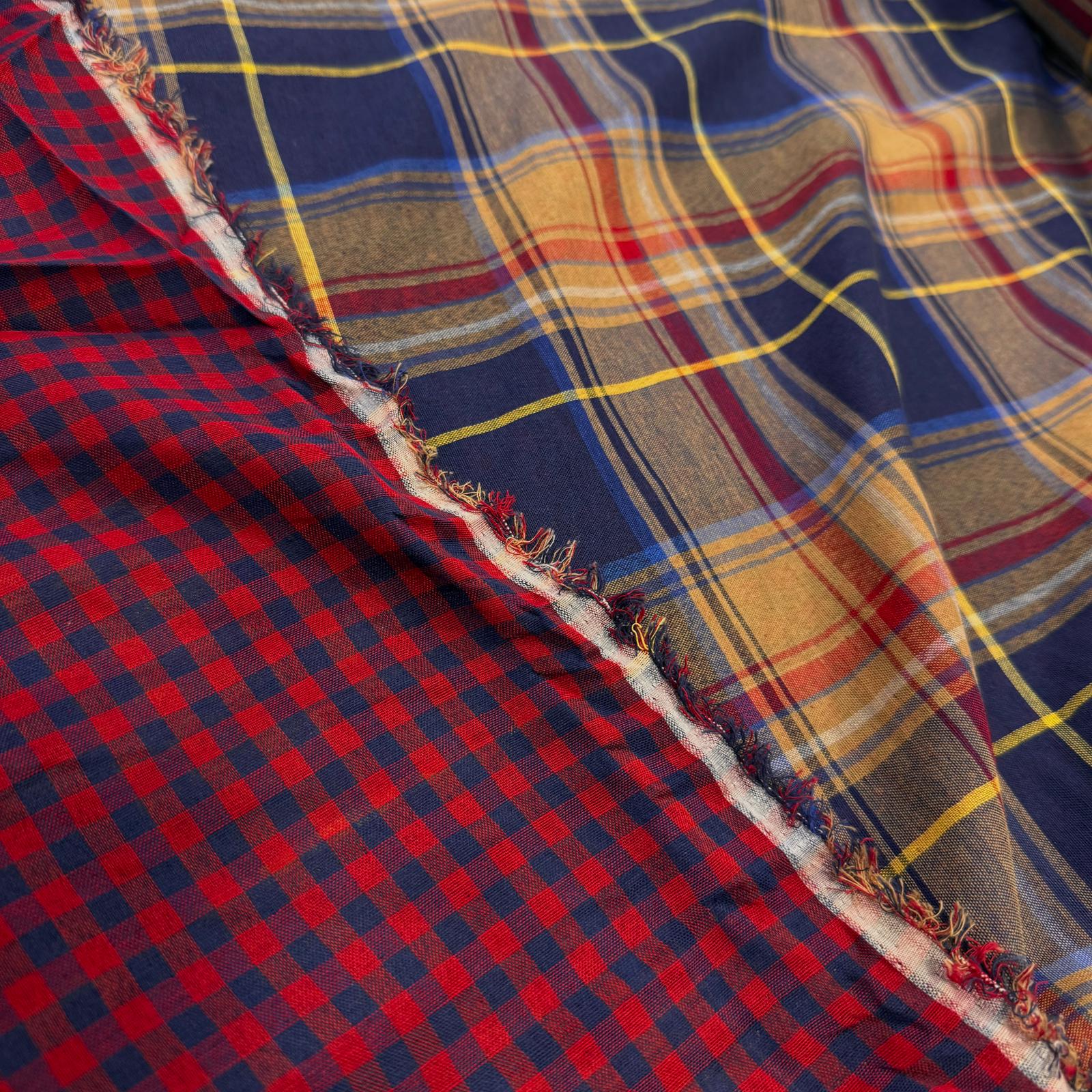 Özel Üretim Bej-Kırmızı İpliği Boyalı Çift Taraflı Ekose Zefir Kumaş