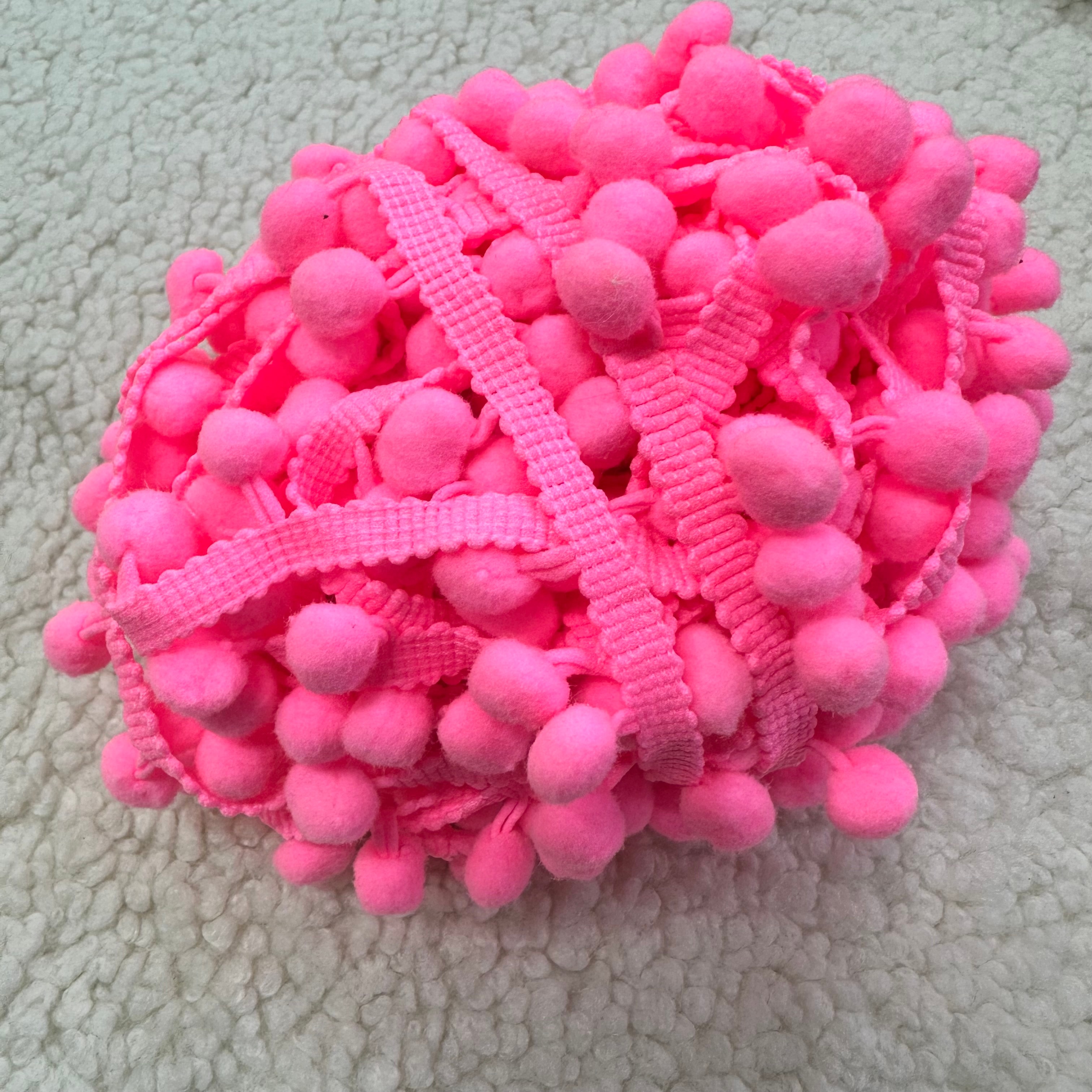 Top 10 mt Neon Pembe Şerit Ponpon