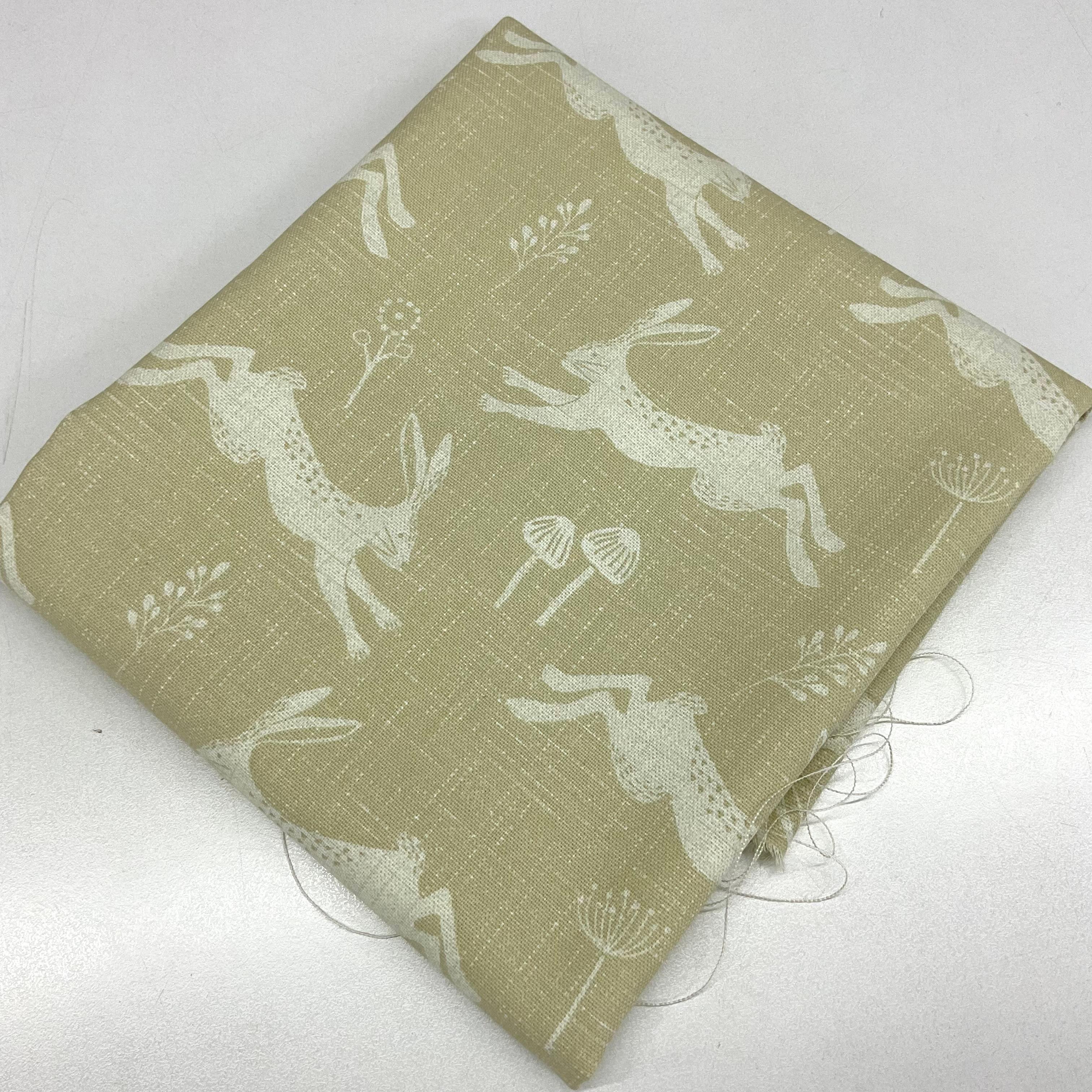 Tavşanlar 50*140 cm Parça Premium Keten Kumaş