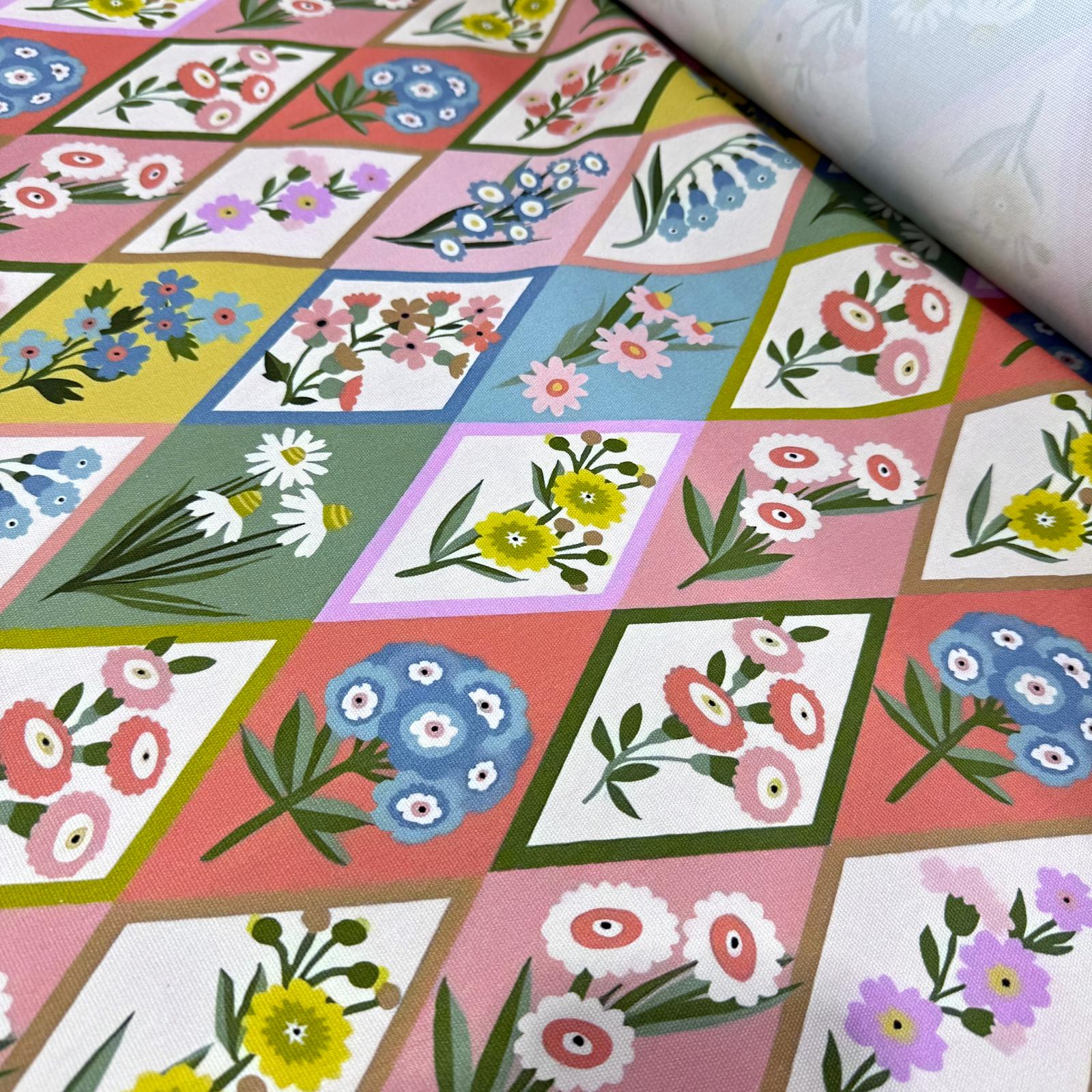 Retro Flowers İntaşlar Markalı Kanvas Kumaş