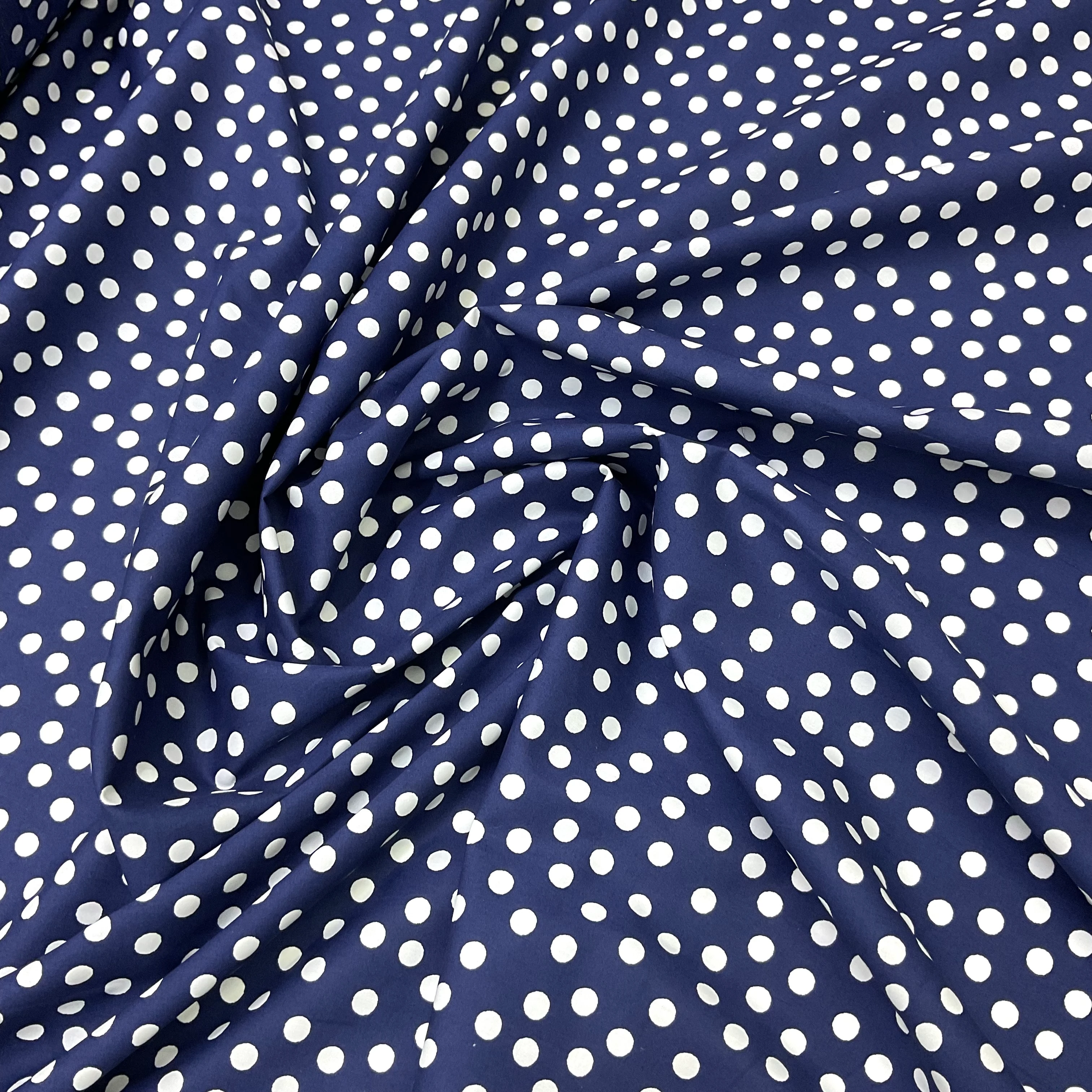 Hafif Defolu Lacivert Puantiye Yumuşak Dökümlü Poplin Kumaş