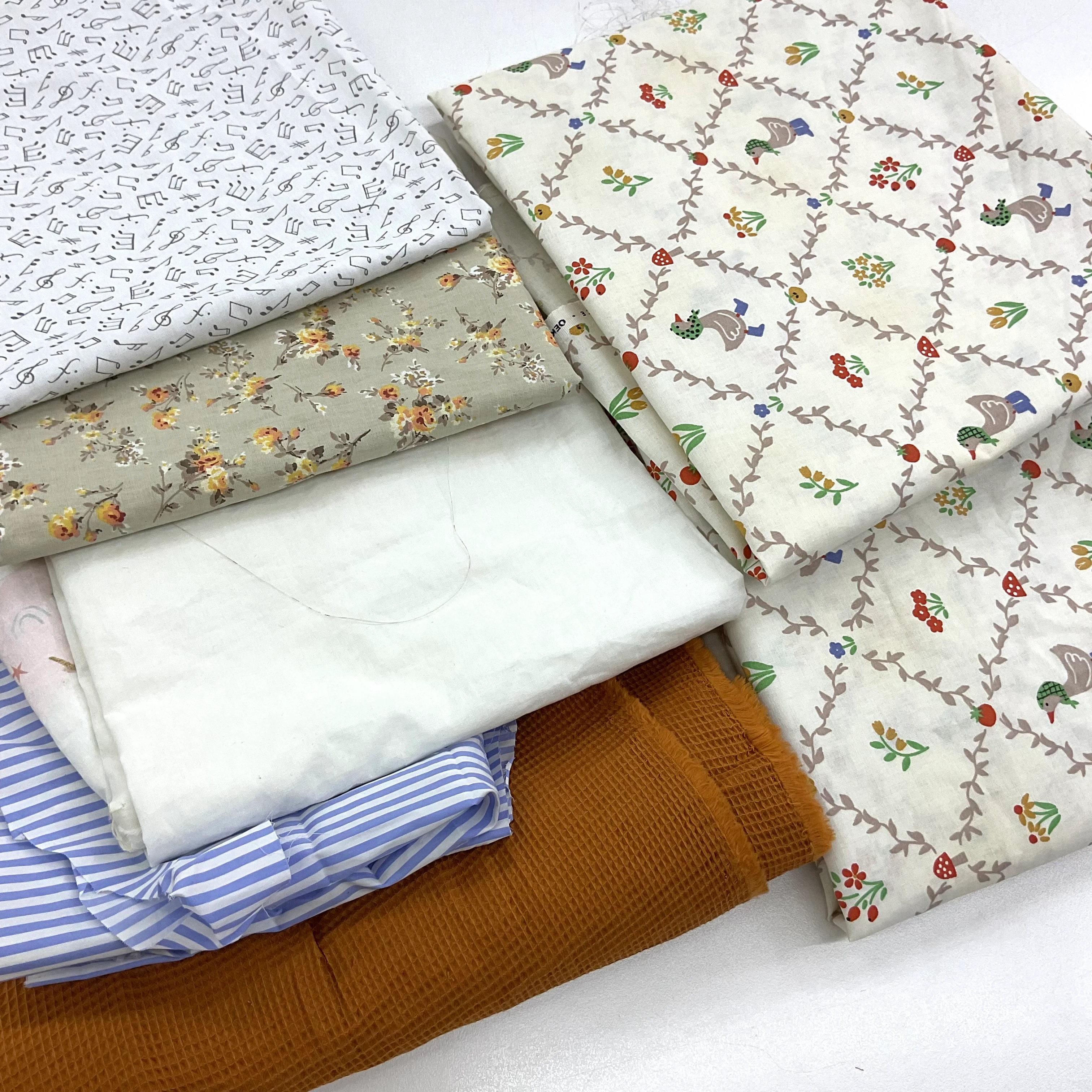 No:36 Defolu Karışık Parça Kumaşlar 1000 gr