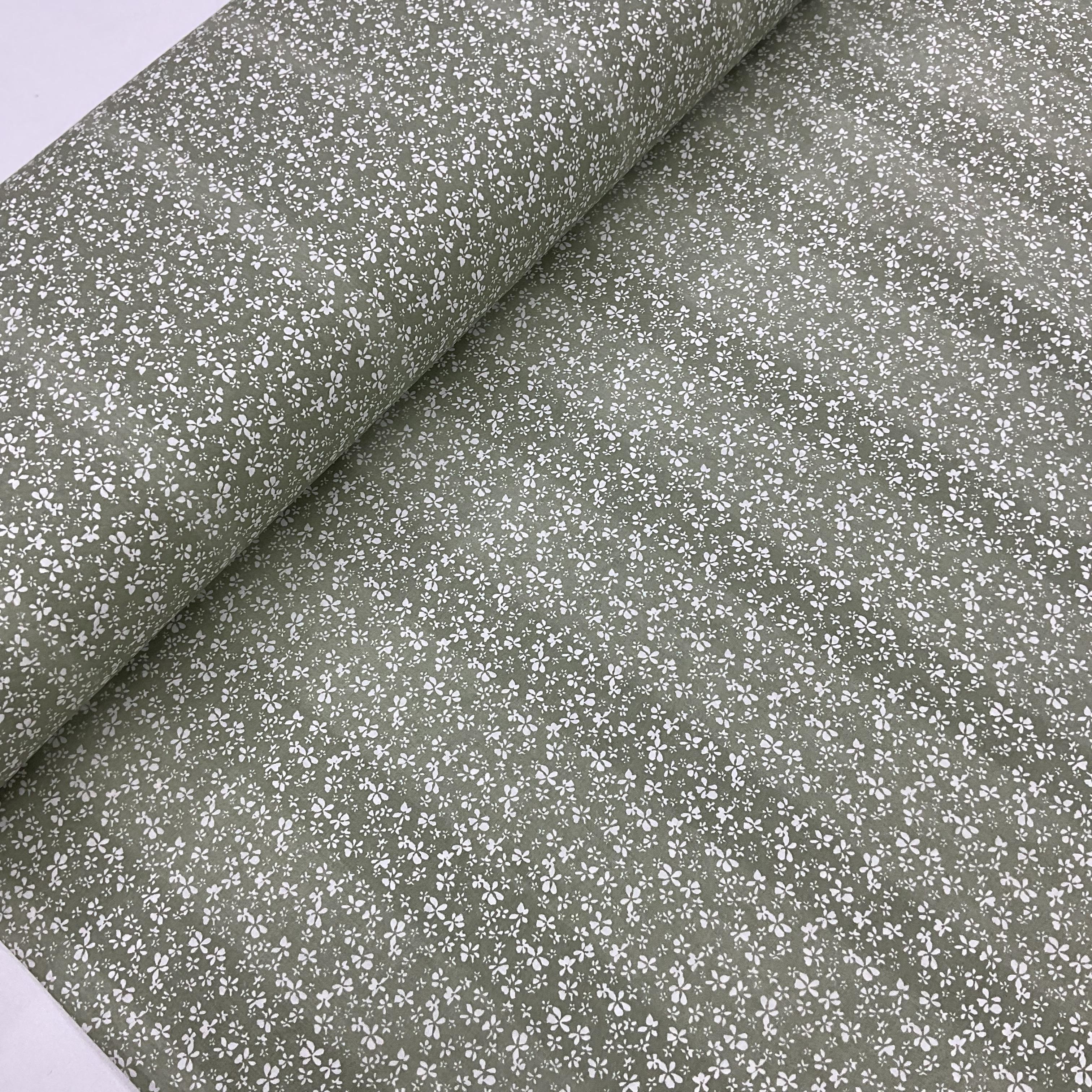Defolu Çağlaya Beyaz Çiçekler Premium Poplin Kumaş