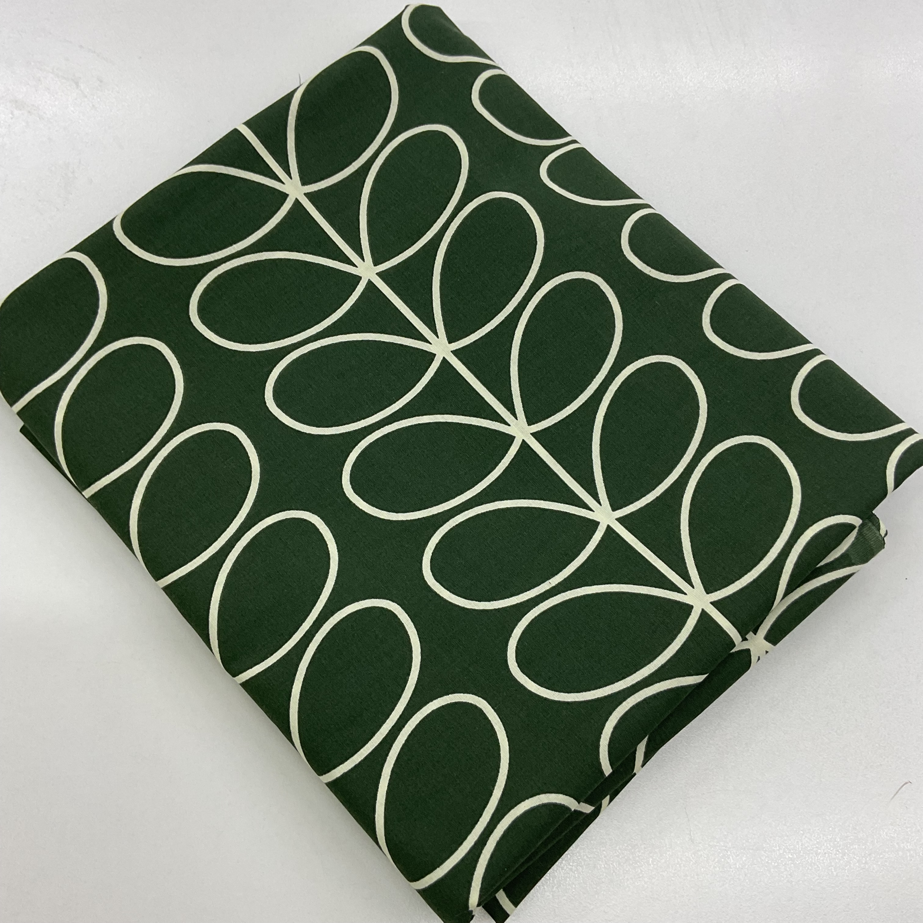 Zümrüt Düğüm 50*70 Cm Parça Premium Poplin Kumaş