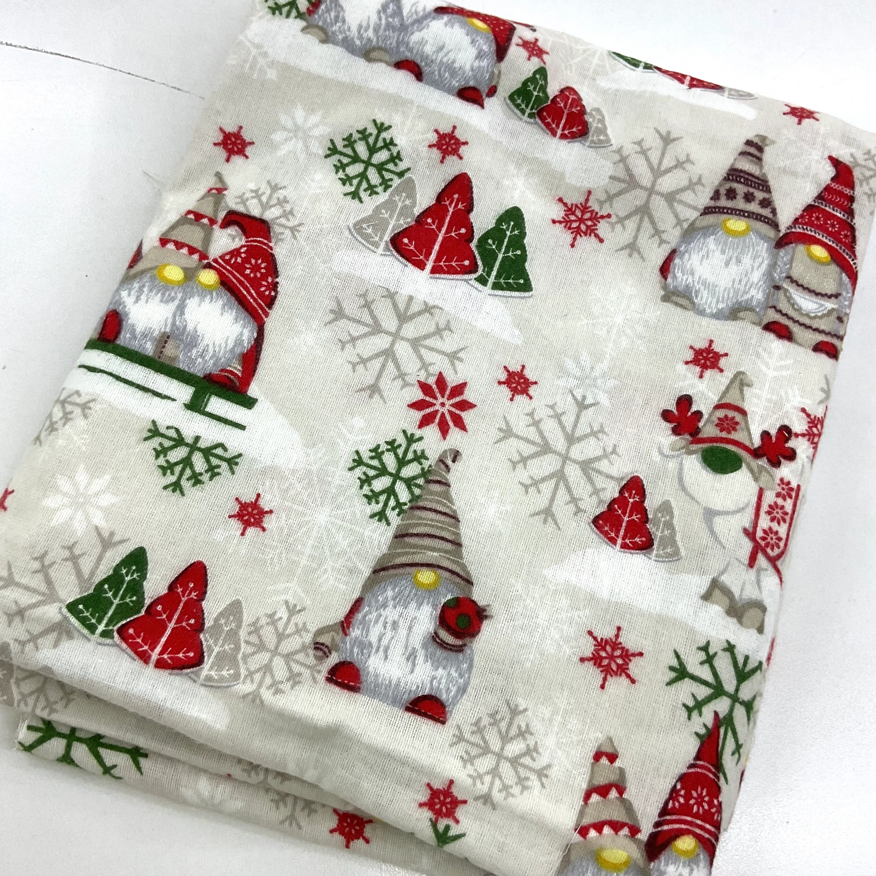 Bej Yılbaşı Cüceleri 100*240 Cm Parça Pazen Kumaş 