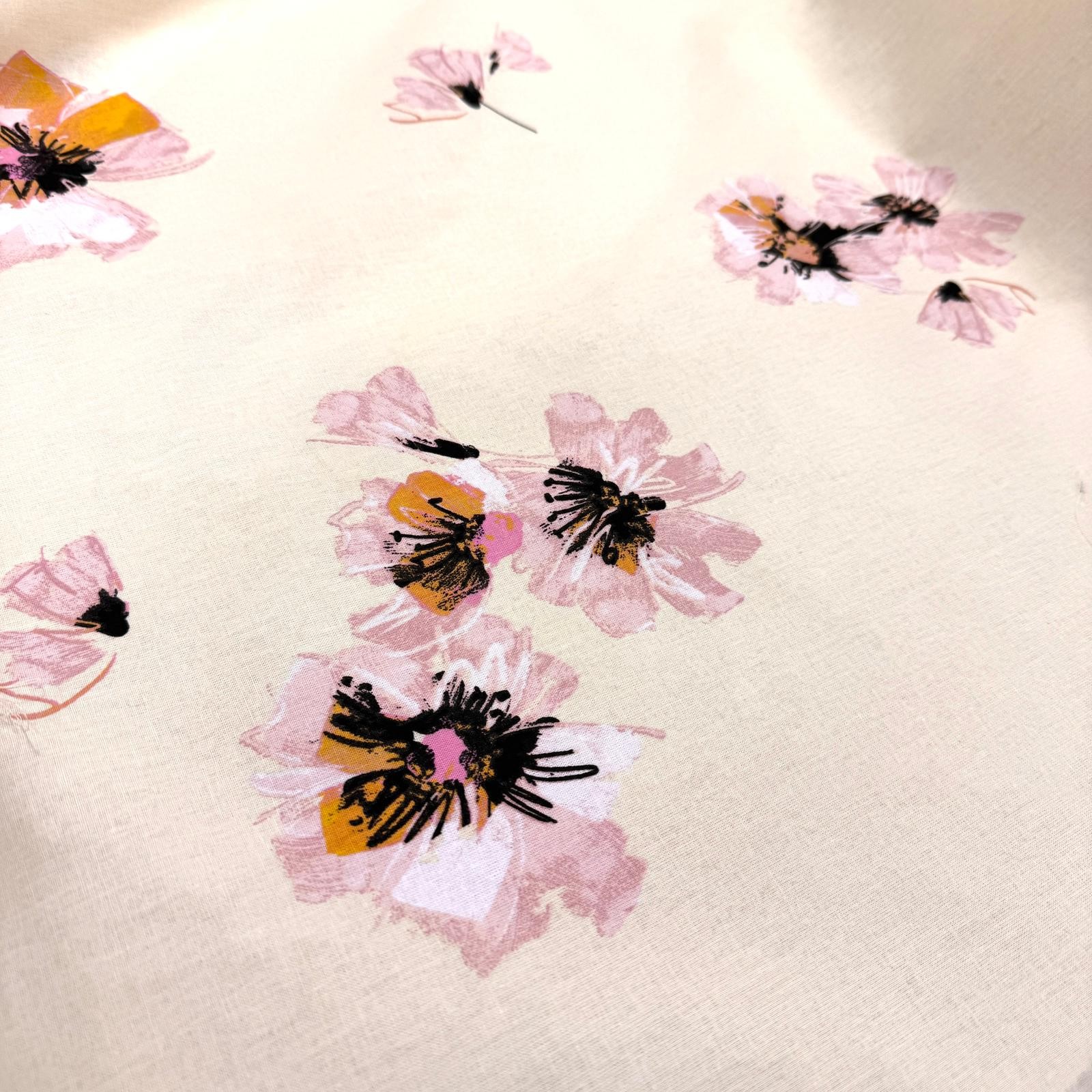 Kreme Pembe Çiçekler Premium Poplin Kumaş