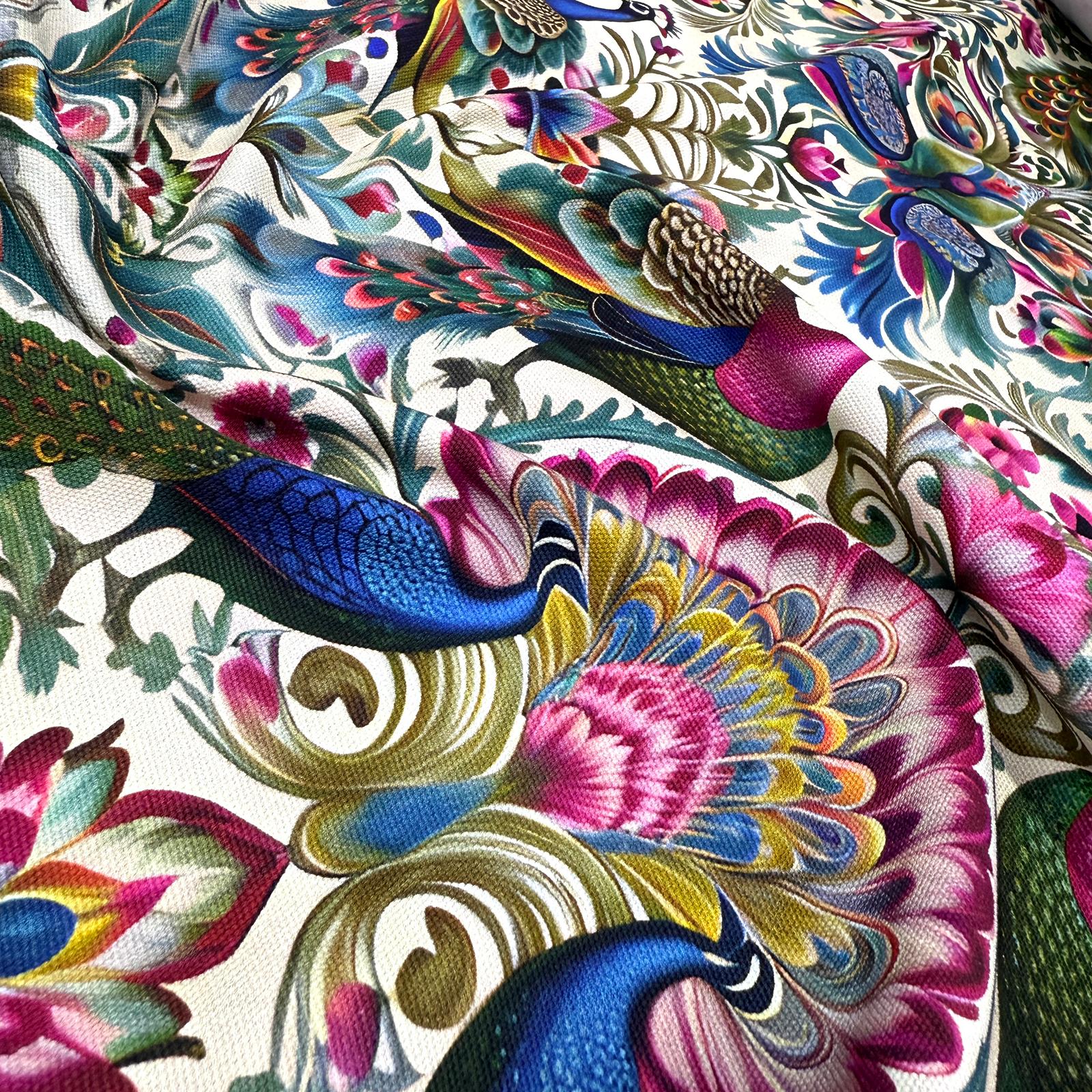 Colorful Tavus İntaşlar Markalı Kanvas Kumaş